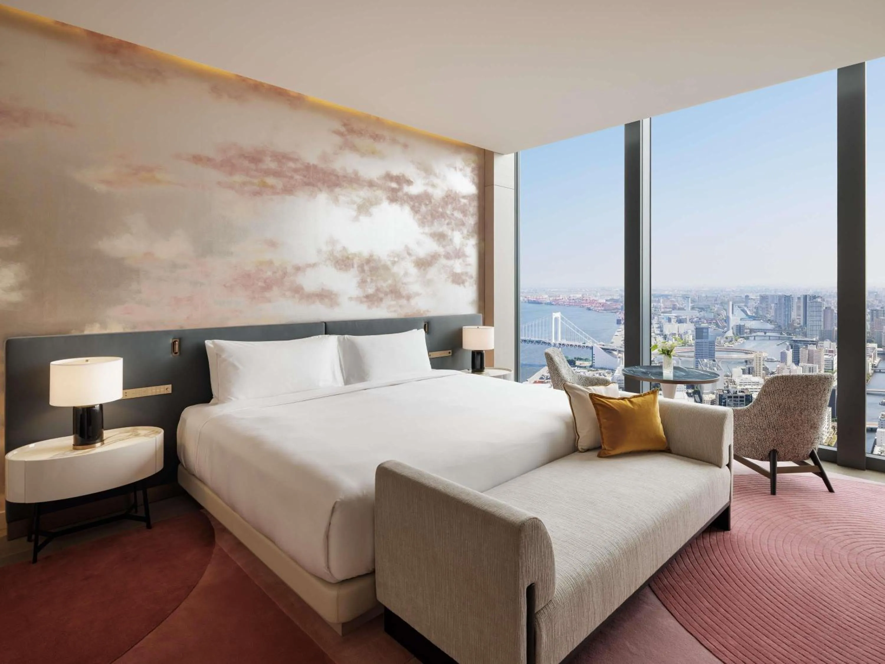 Bedroom, Bed in Fairmont Tokyo
