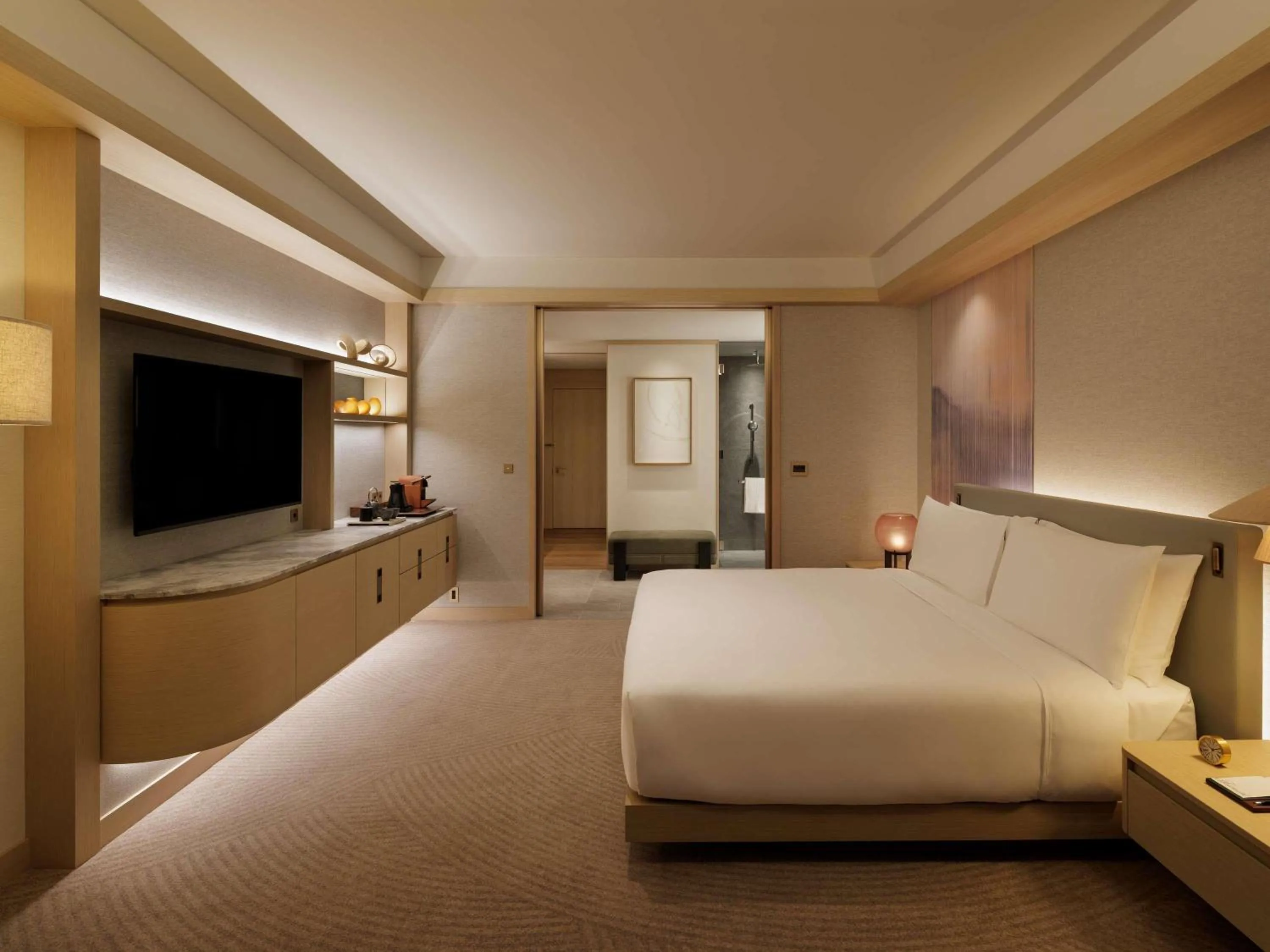 Bedroom, Bed in Fairmont Tokyo