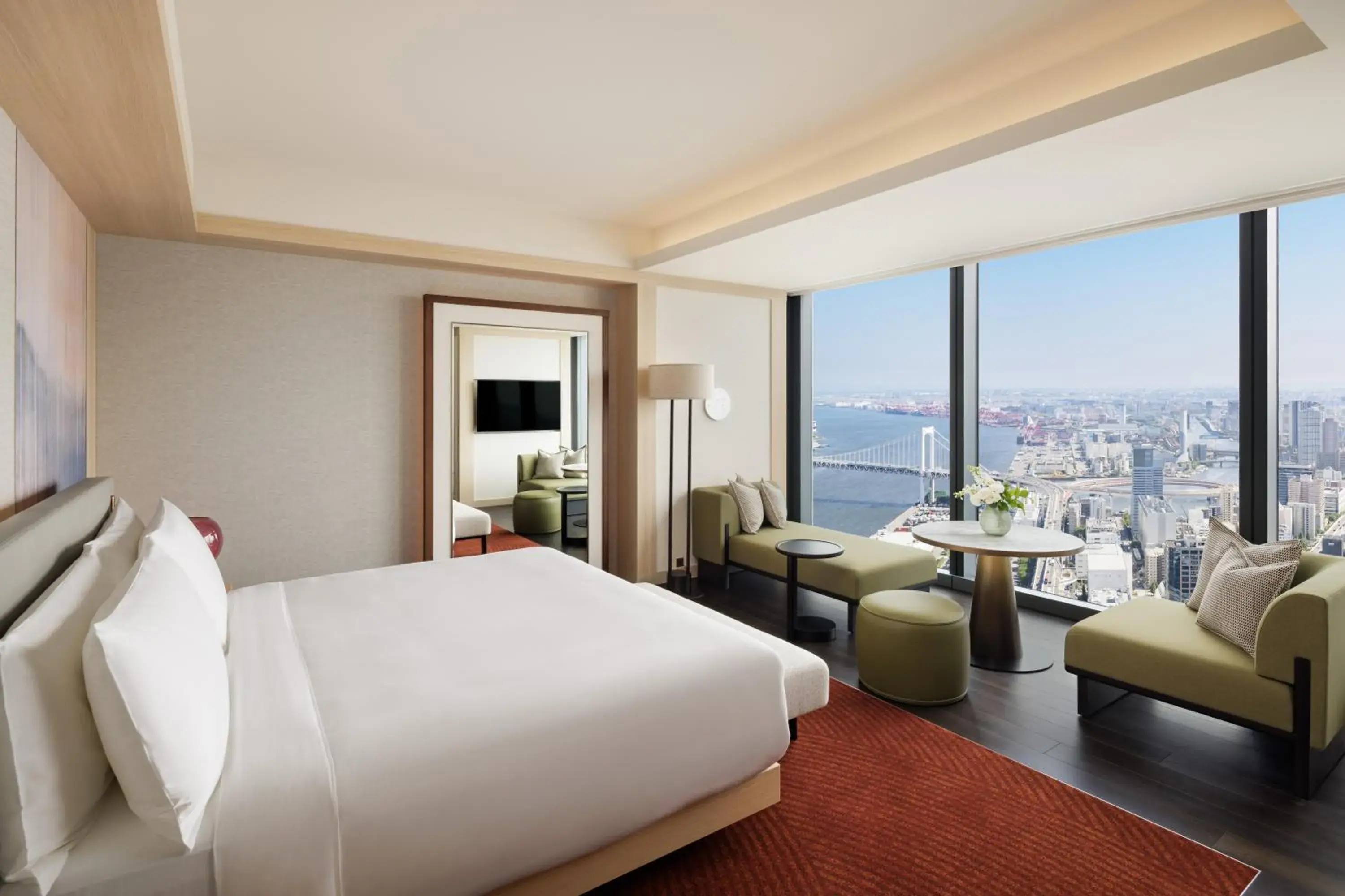 Fairmont Gold Signature King Room with Lounge Access and Skyline View in Fairmont Tokyo Fairmont Gold Signature King Room with Lounge Access and Skyline View in Fairmont Tokyo