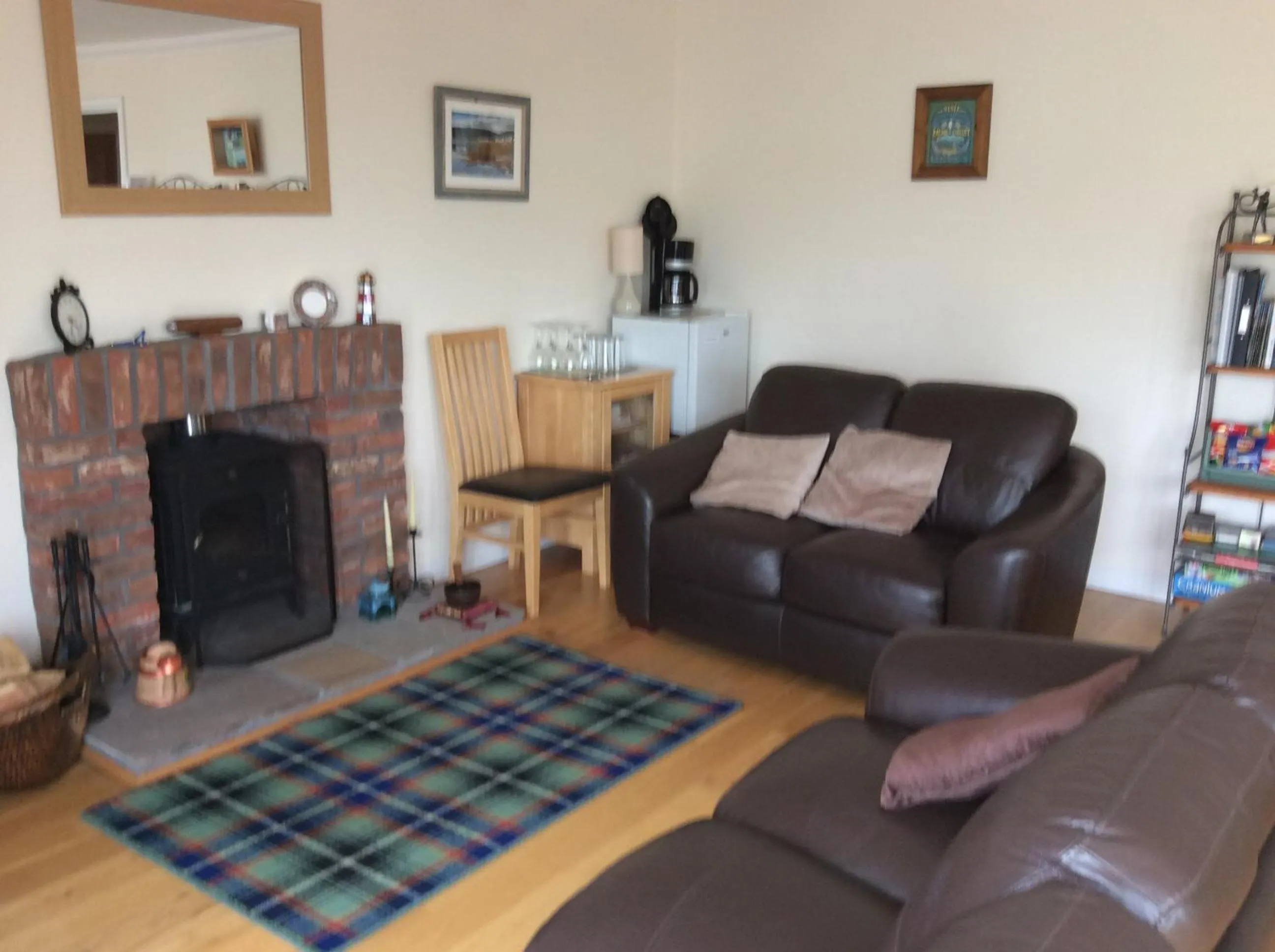 Communal lounge/ TV room in Stonewater House Vegan Bed and Breakfast