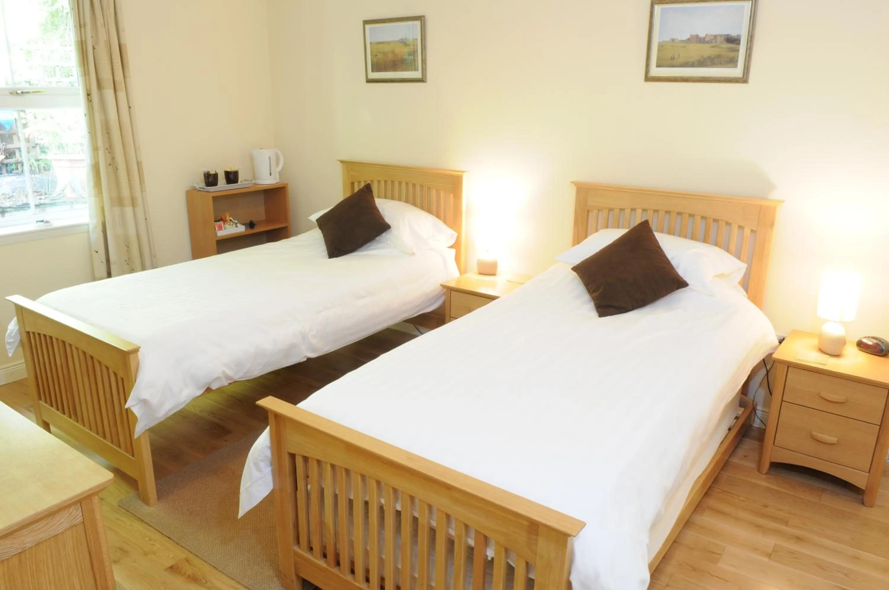 Photo of the whole room, Bed in Stonewater House Vegan Bed and Breakfast