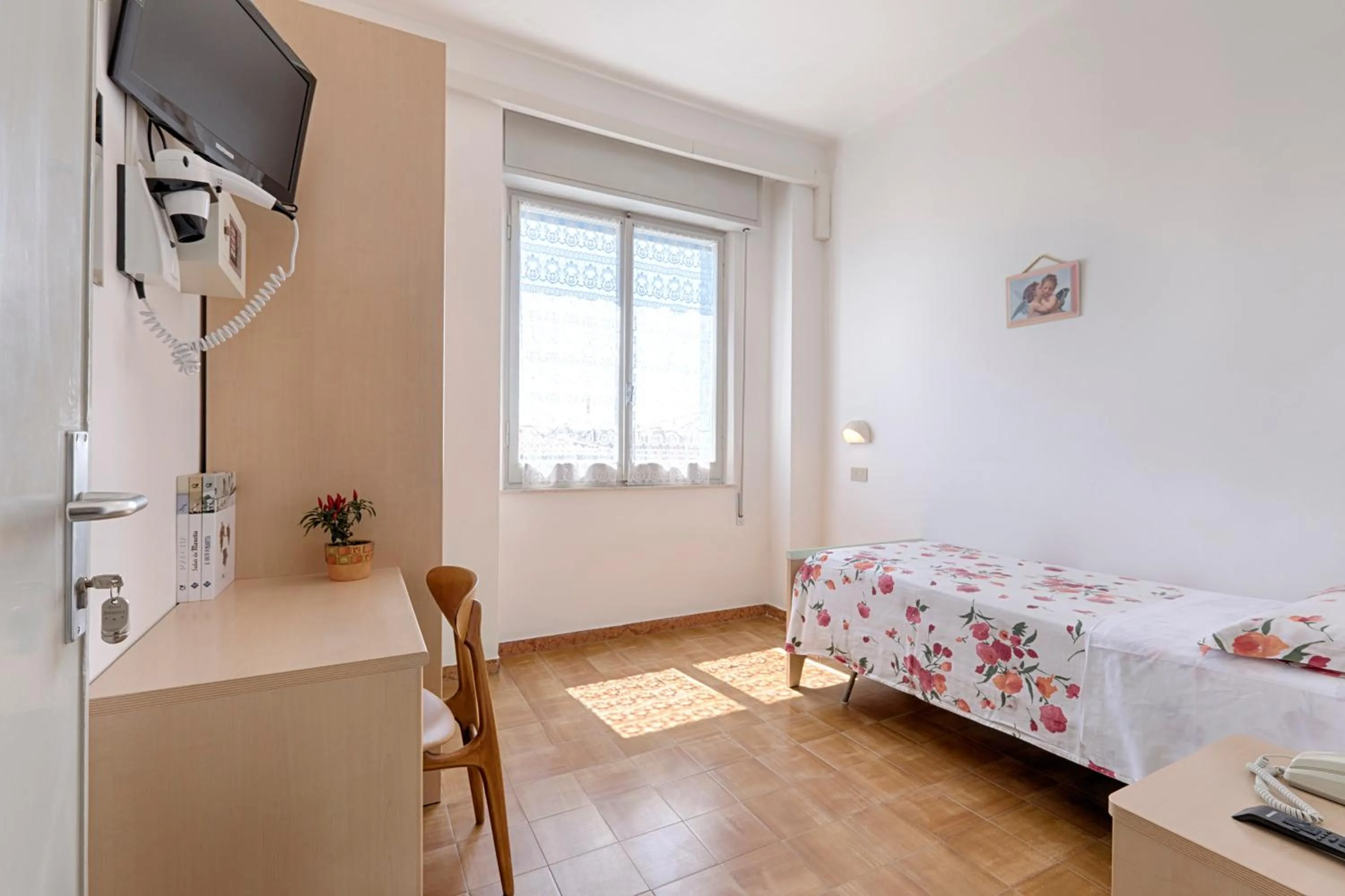 Photo of the whole room, Bed in Hotel Dinarica