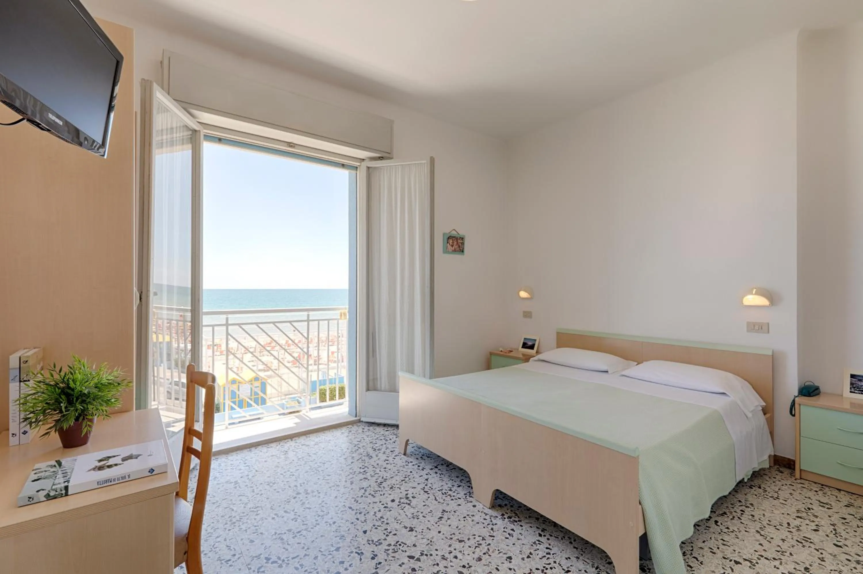 Photo of the whole room, Bed in Hotel Dinarica