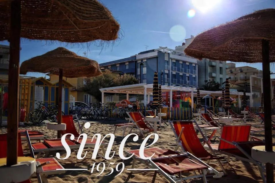 Beach in Hotel Dinarica