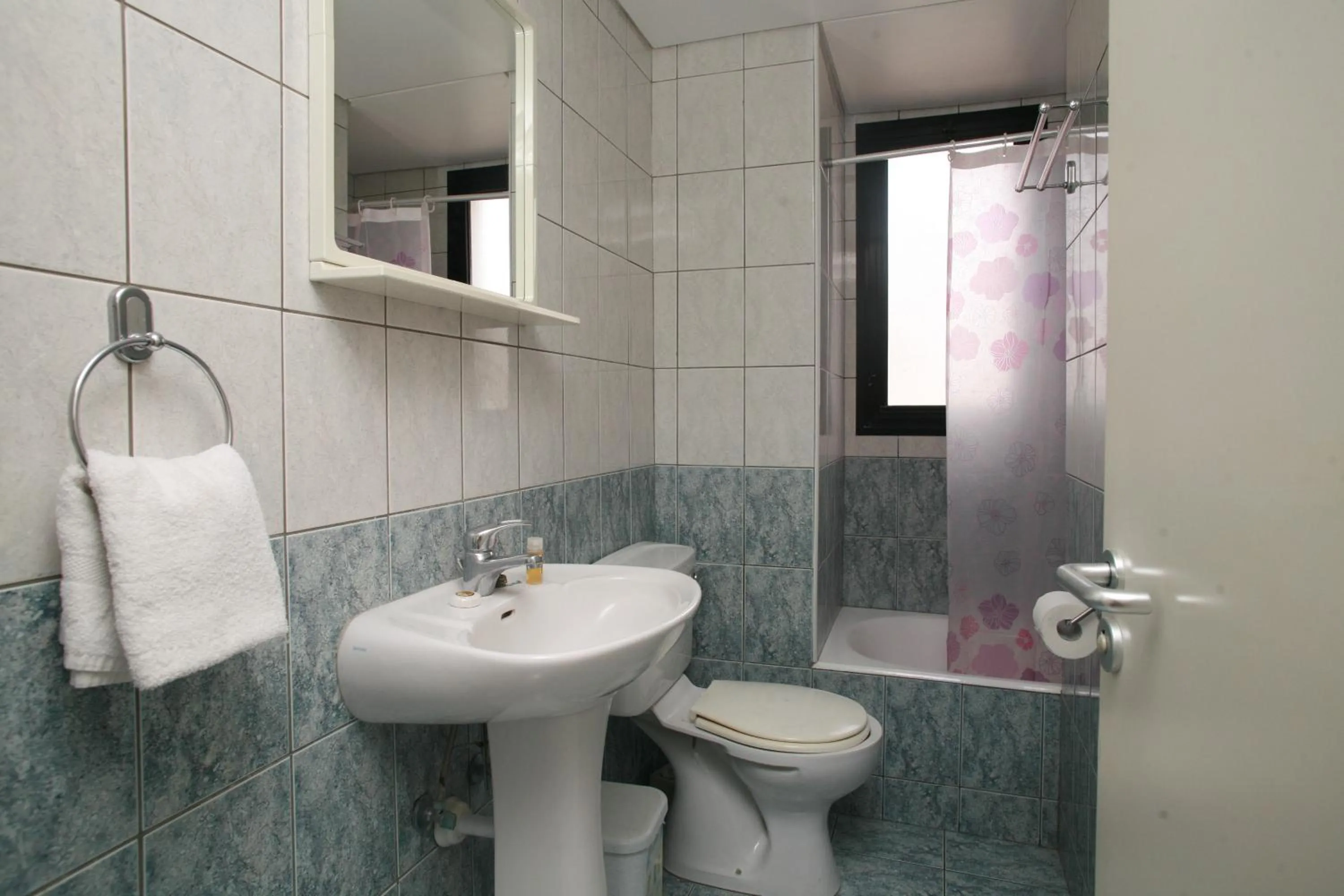 Bathroom in New York Plaza Hotel Apartments