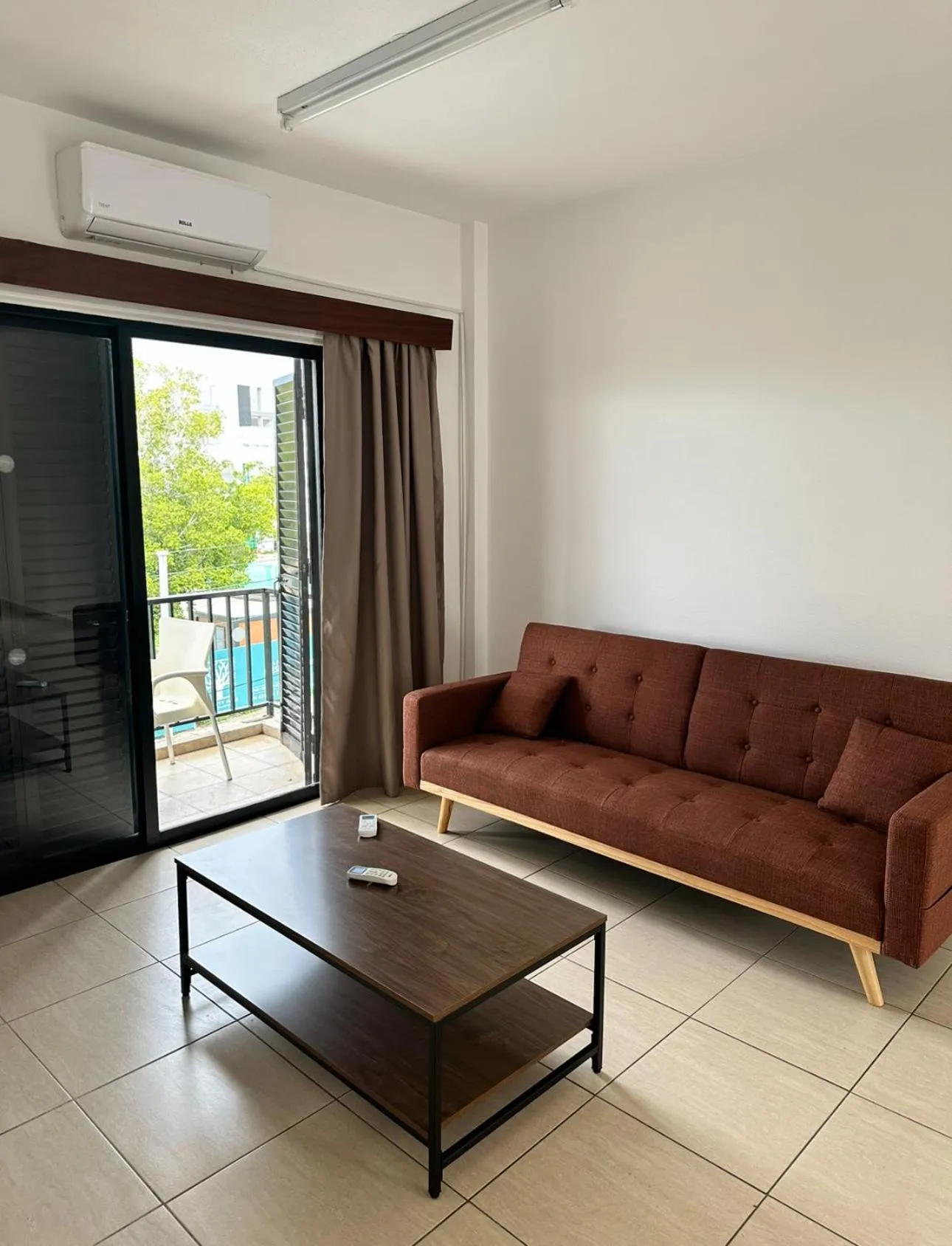 Living room in New York Plaza Hotel Apartments