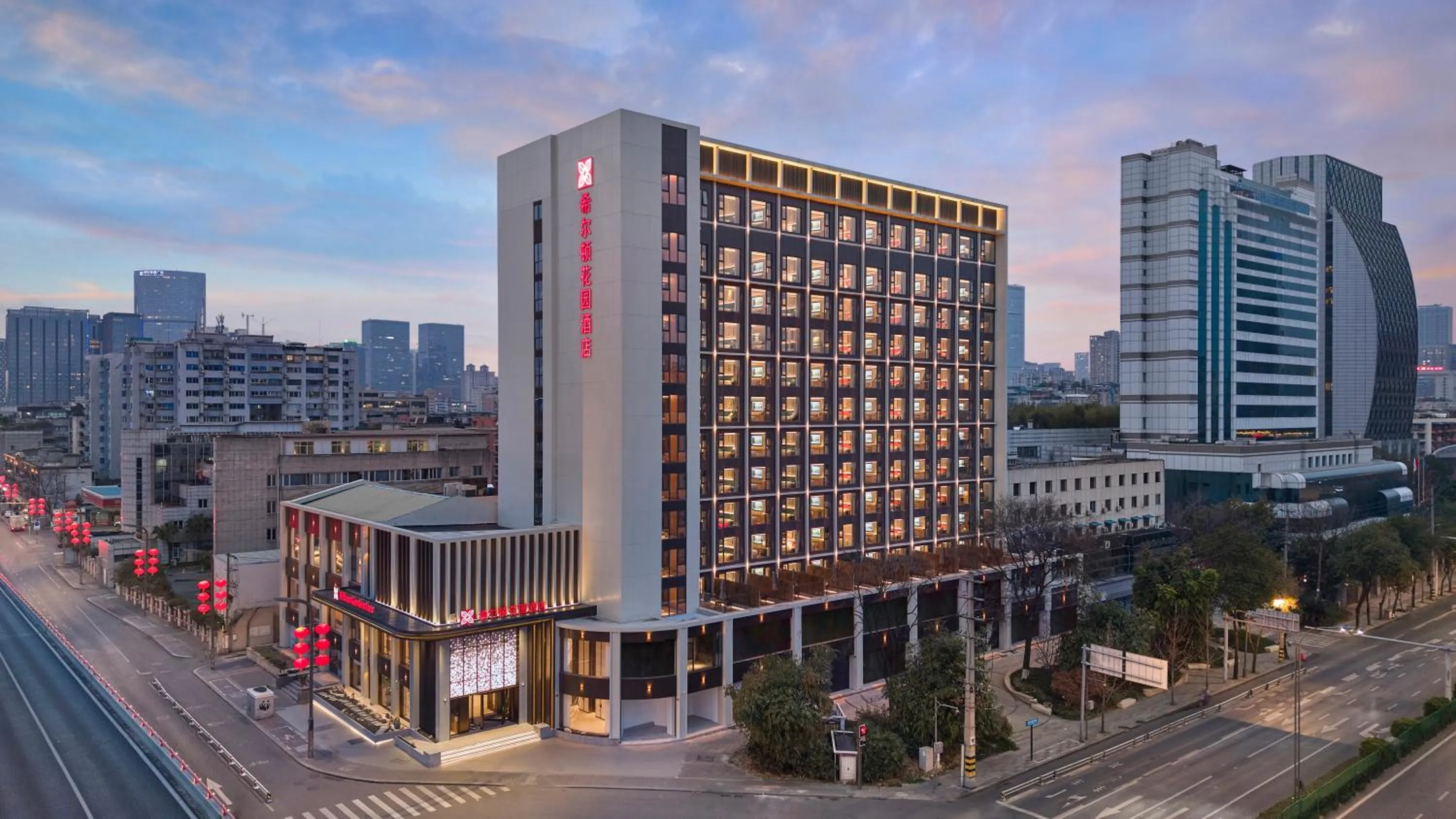Street view in Hilton Garden Inn Chengdu Tianfu Panda Tower