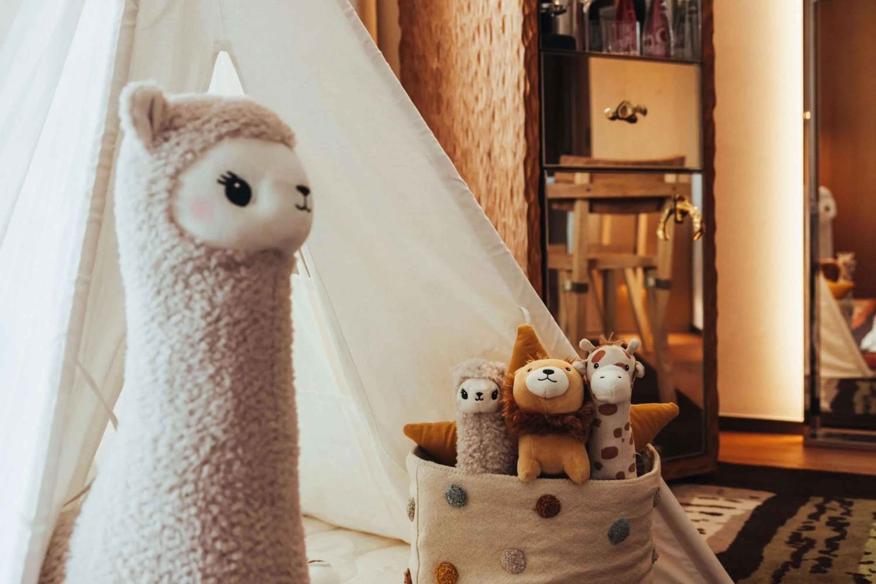 Living room in Hotel SAX Paris, LXR Hotels & Resorts