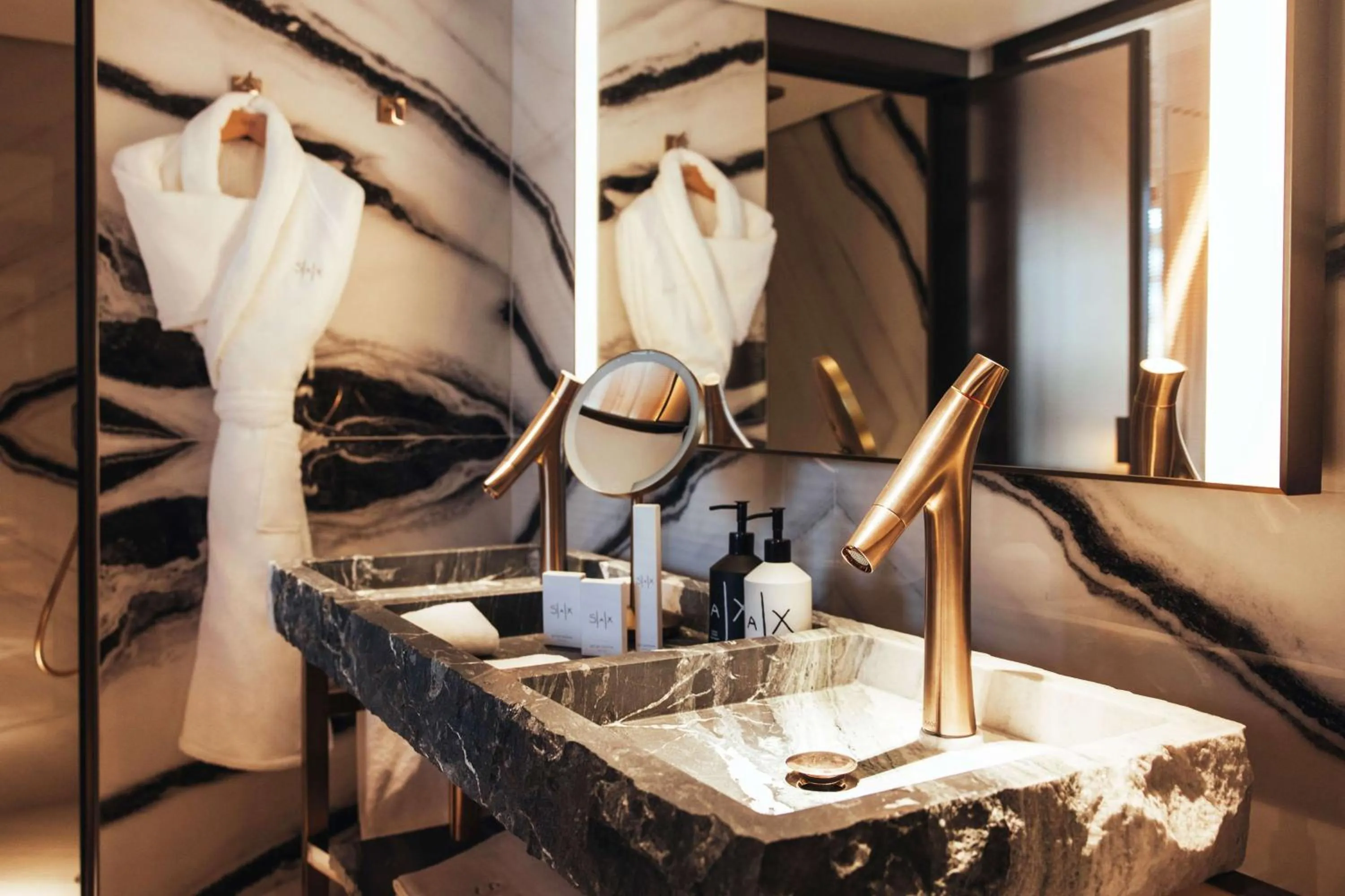 Bathroom in Hotel SAX Paris, LXR Hotels & Resorts