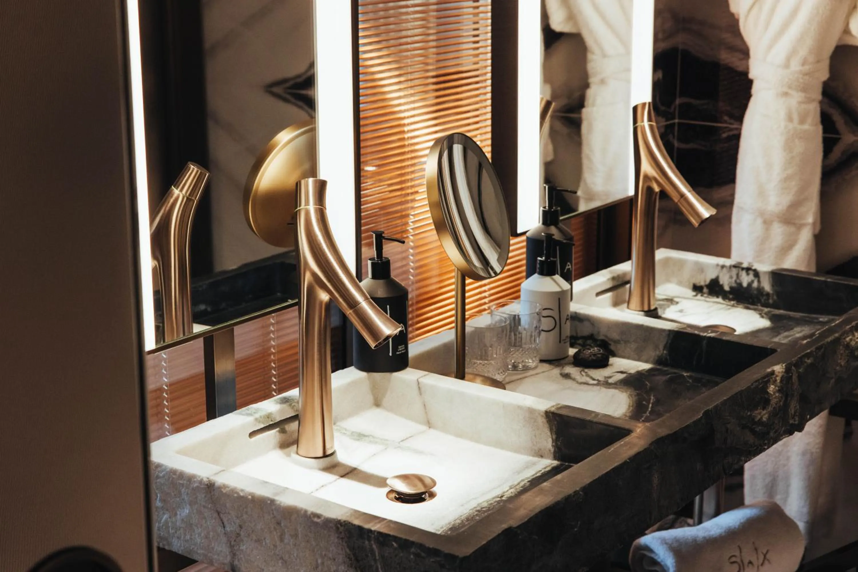 Bathroom in Hotel SAX Paris, LXR Hotels & Resorts