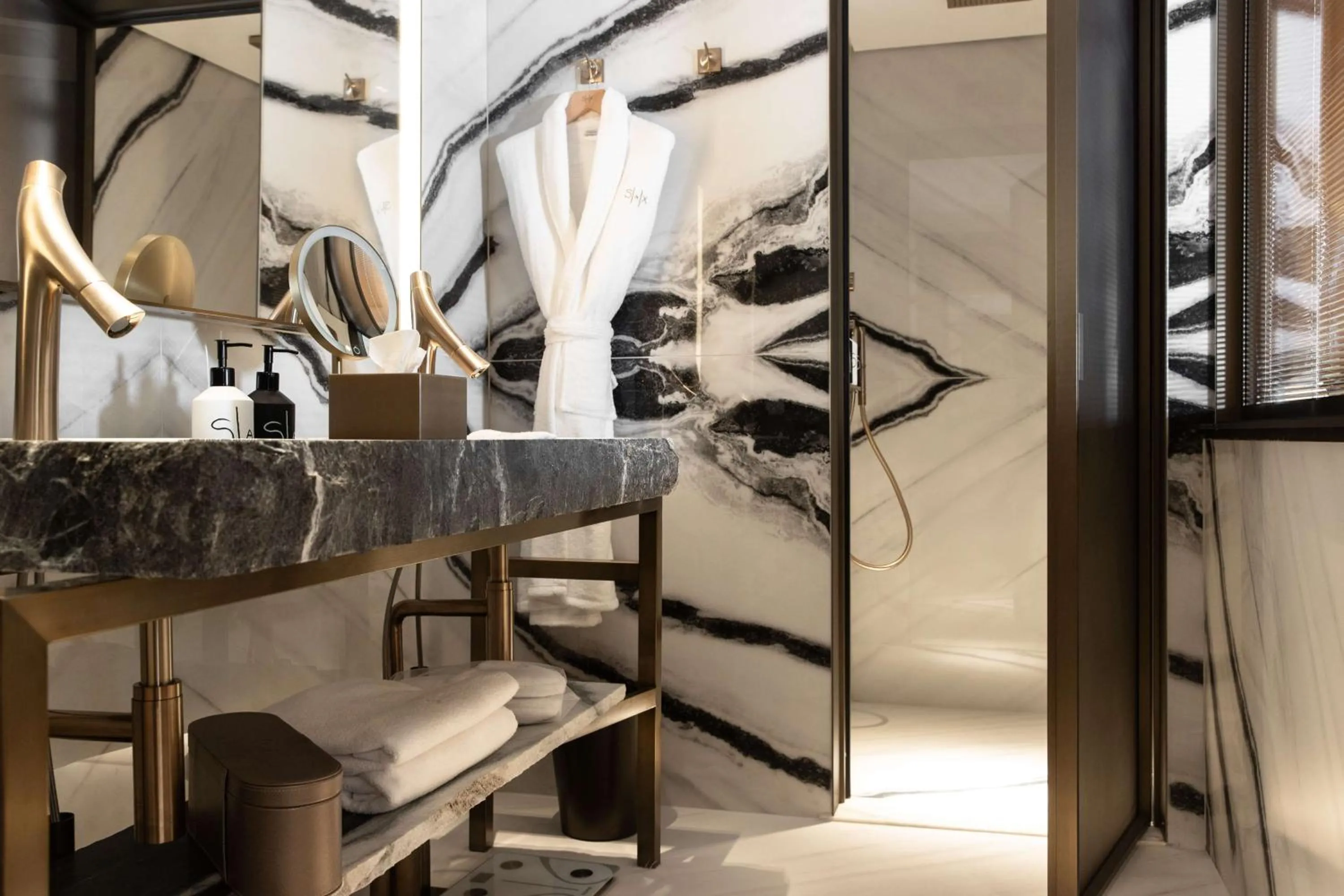 Bathroom in Hotel SAX Paris, LXR Hotels & Resorts