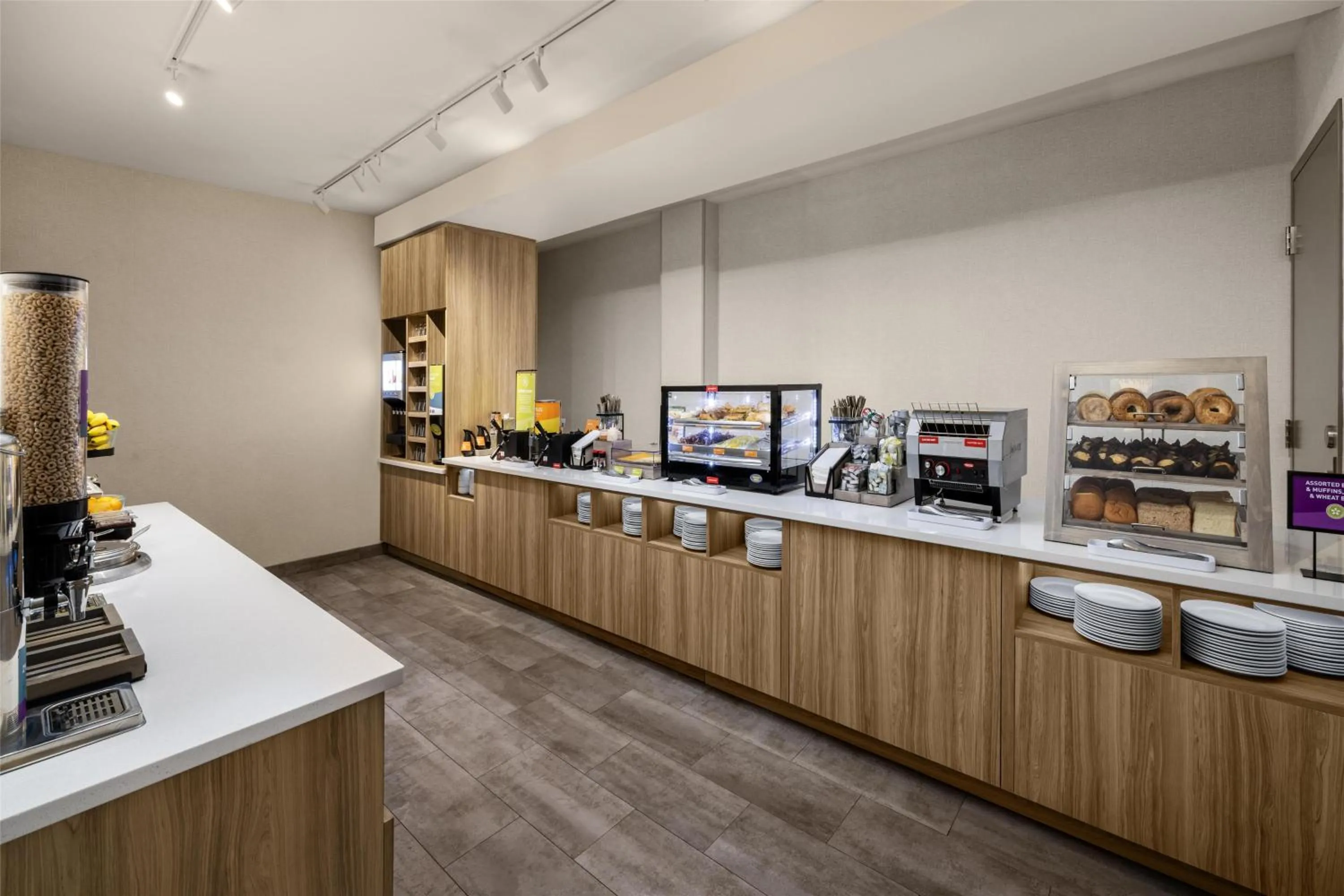 Breakfast in Home2 Suites By Hilton Dry Ridge