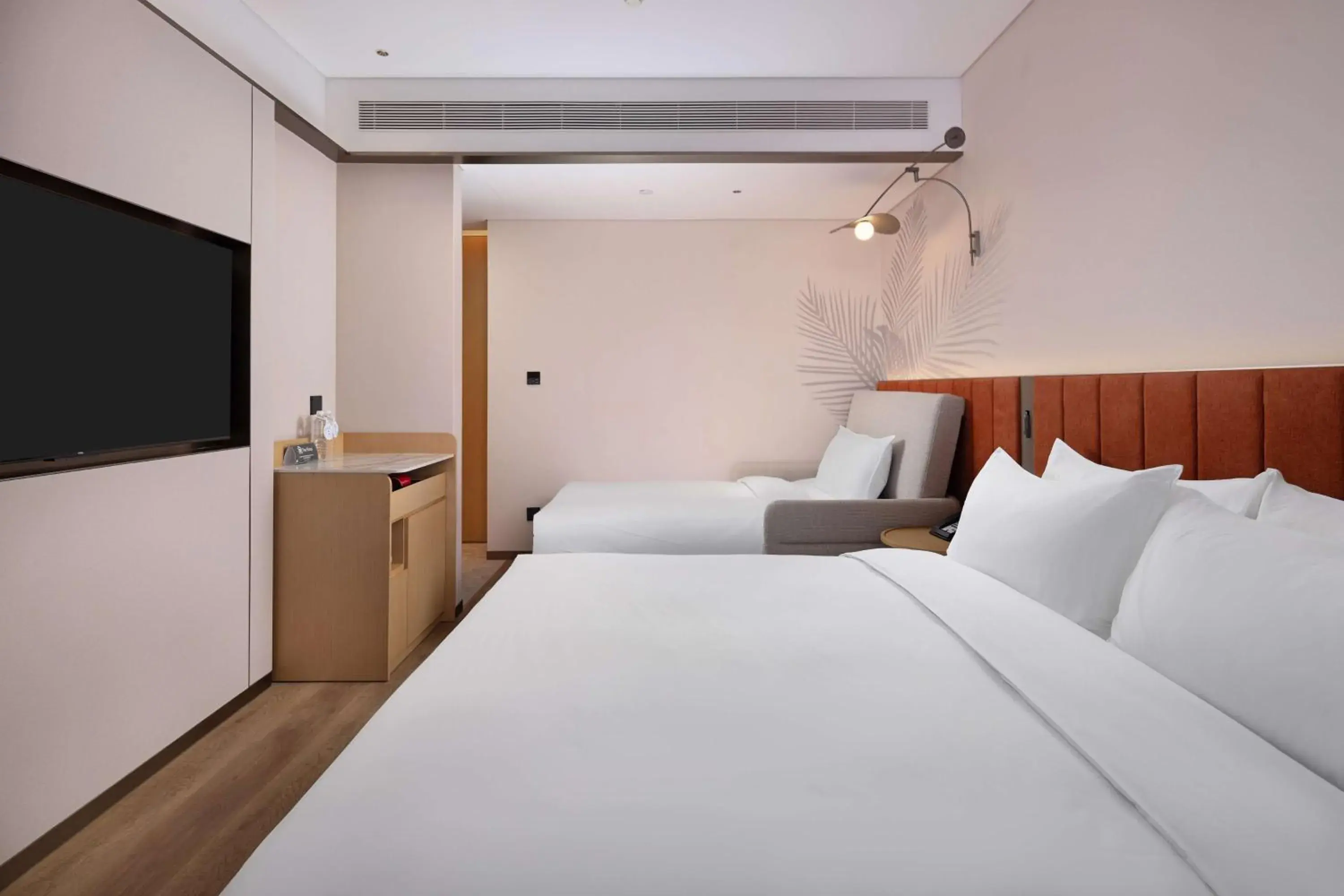 King Room with Sofa Bed in Hilton Garden Inn Harbin Haxi King Room with Sofa Bed in Hilton Garden Inn Harbin Haxi