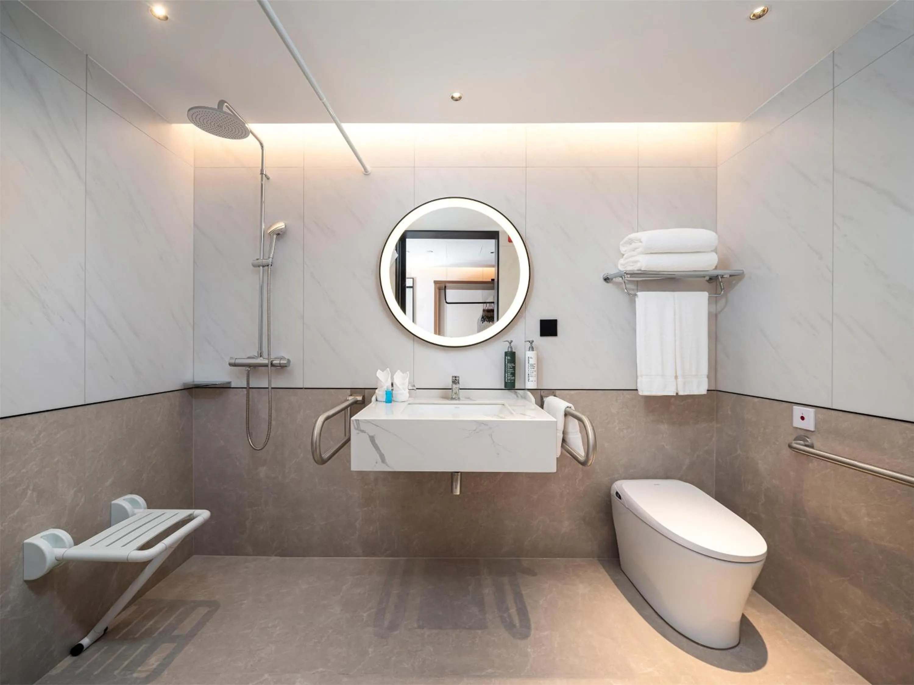 Bathroom in Hilton Garden Inn Zhangjiajie Wulingyuan