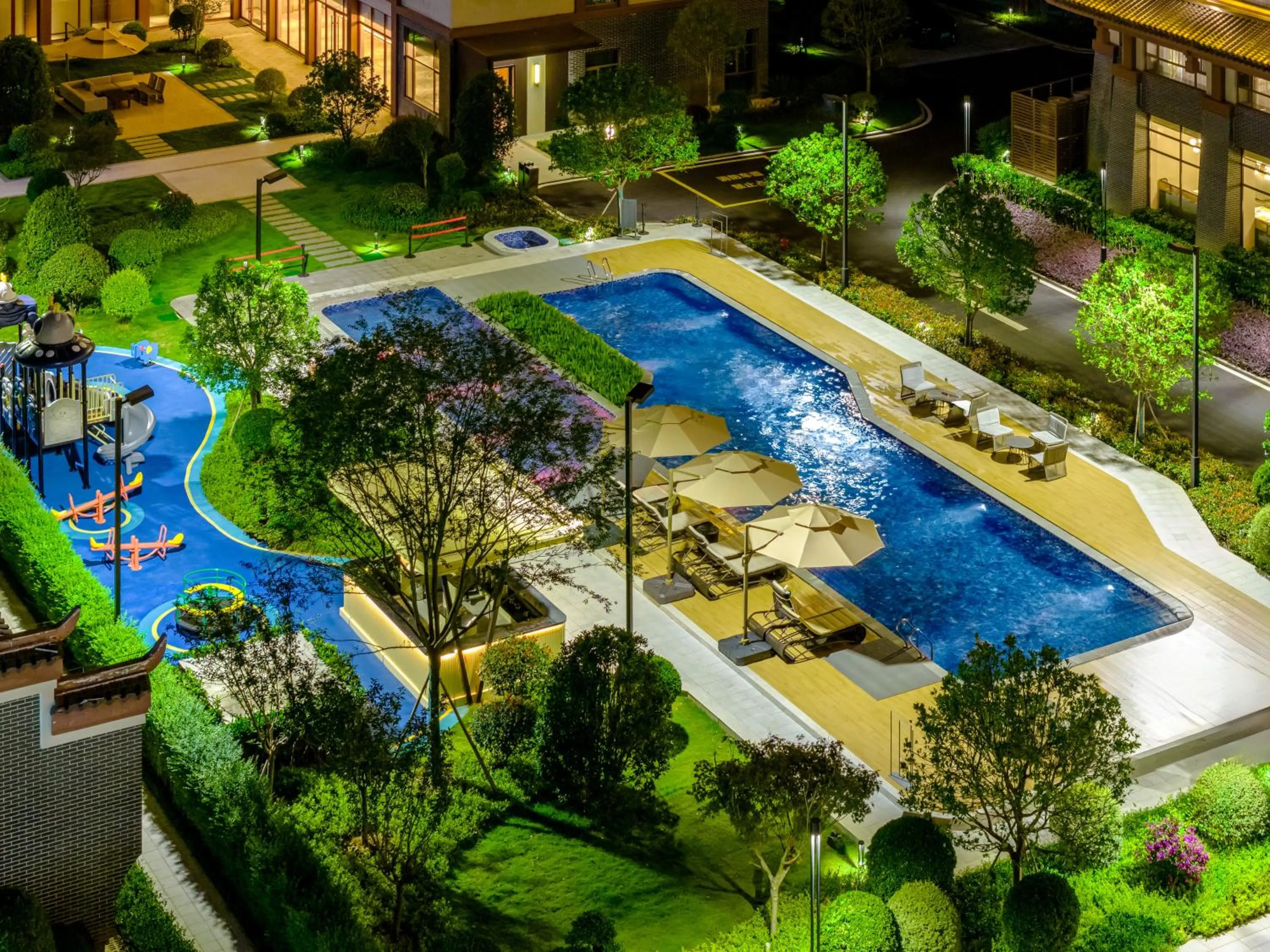 Swimming pool in Hilton Garden Inn Zhangjiajie Wulingyuan