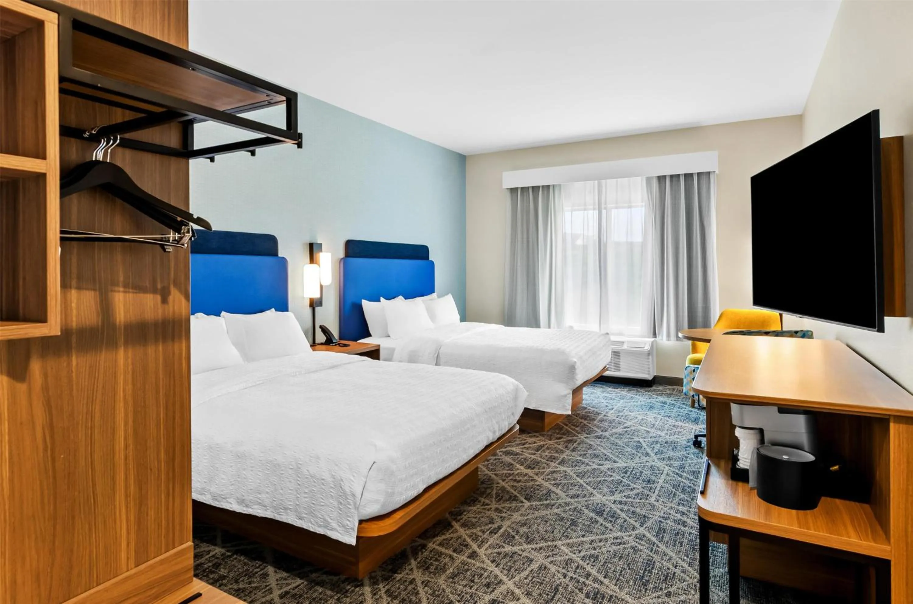 Bed in Hampton Inn Daleville