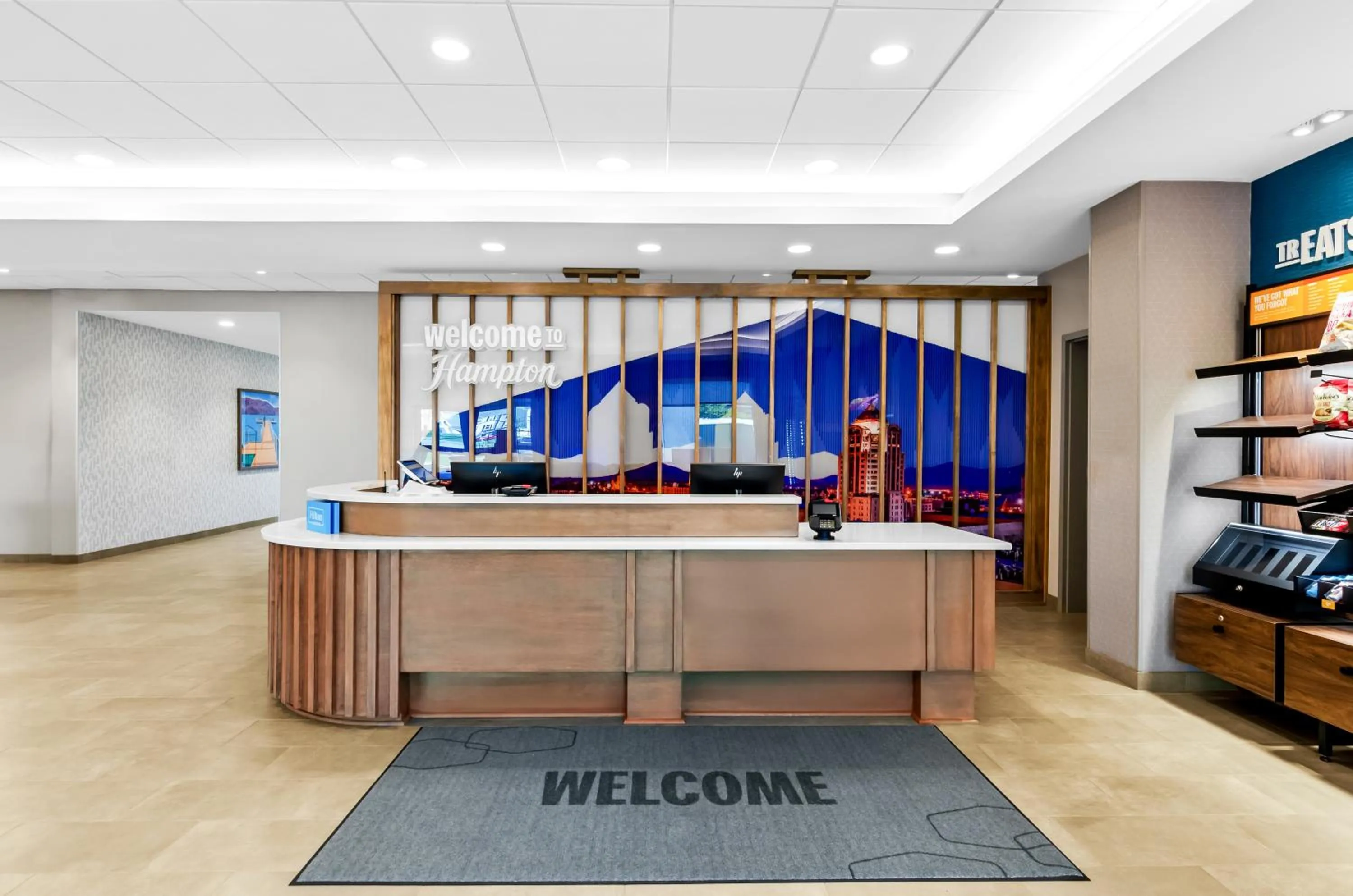 Lobby or reception in Hampton Inn Daleville