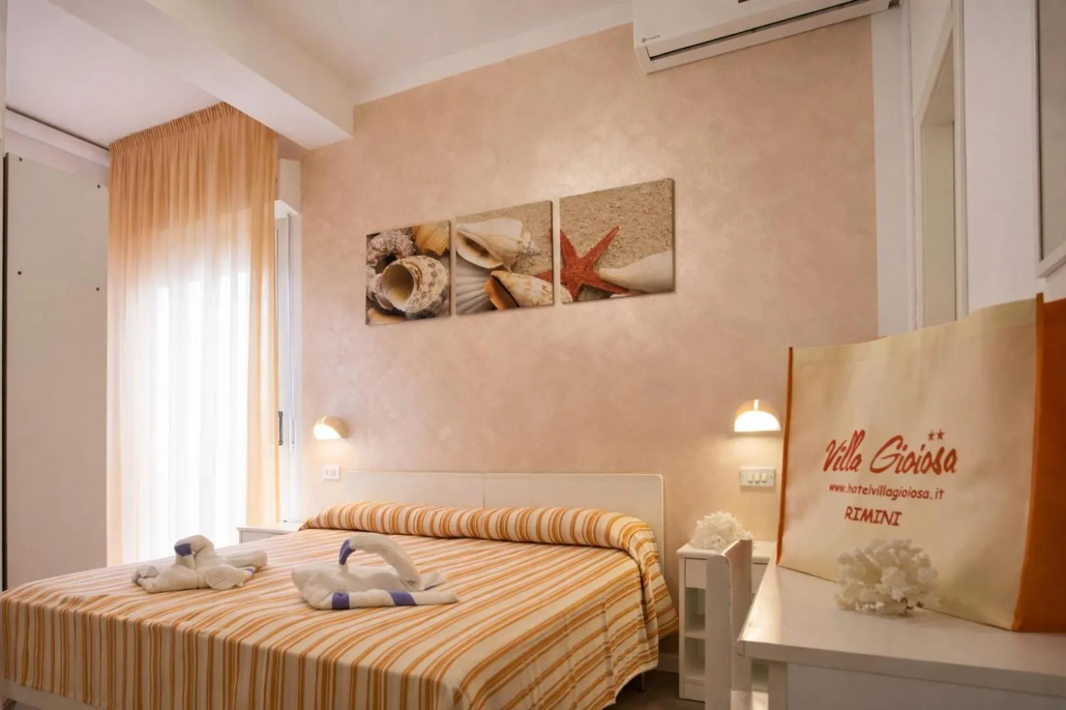 Bed in Hotel Villa Gioiosa - Beach & Bistrot