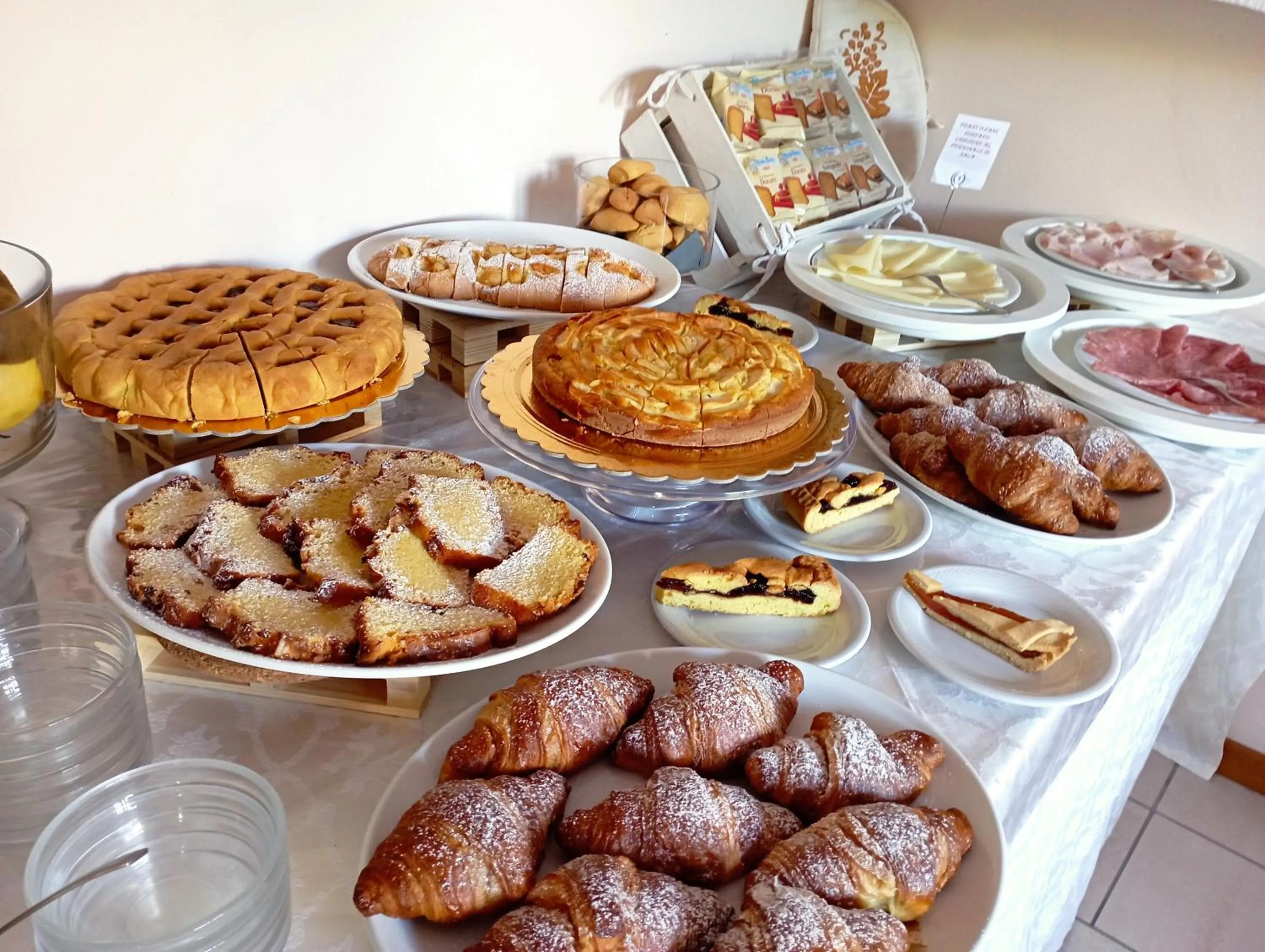 Food and drinks in Villa Gioiosa Beach & Water Park B&B