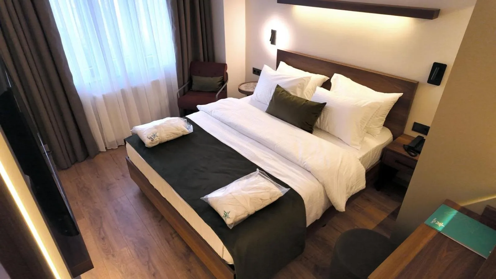 Photo of the whole room, Bed in Yıldız Termal Otel