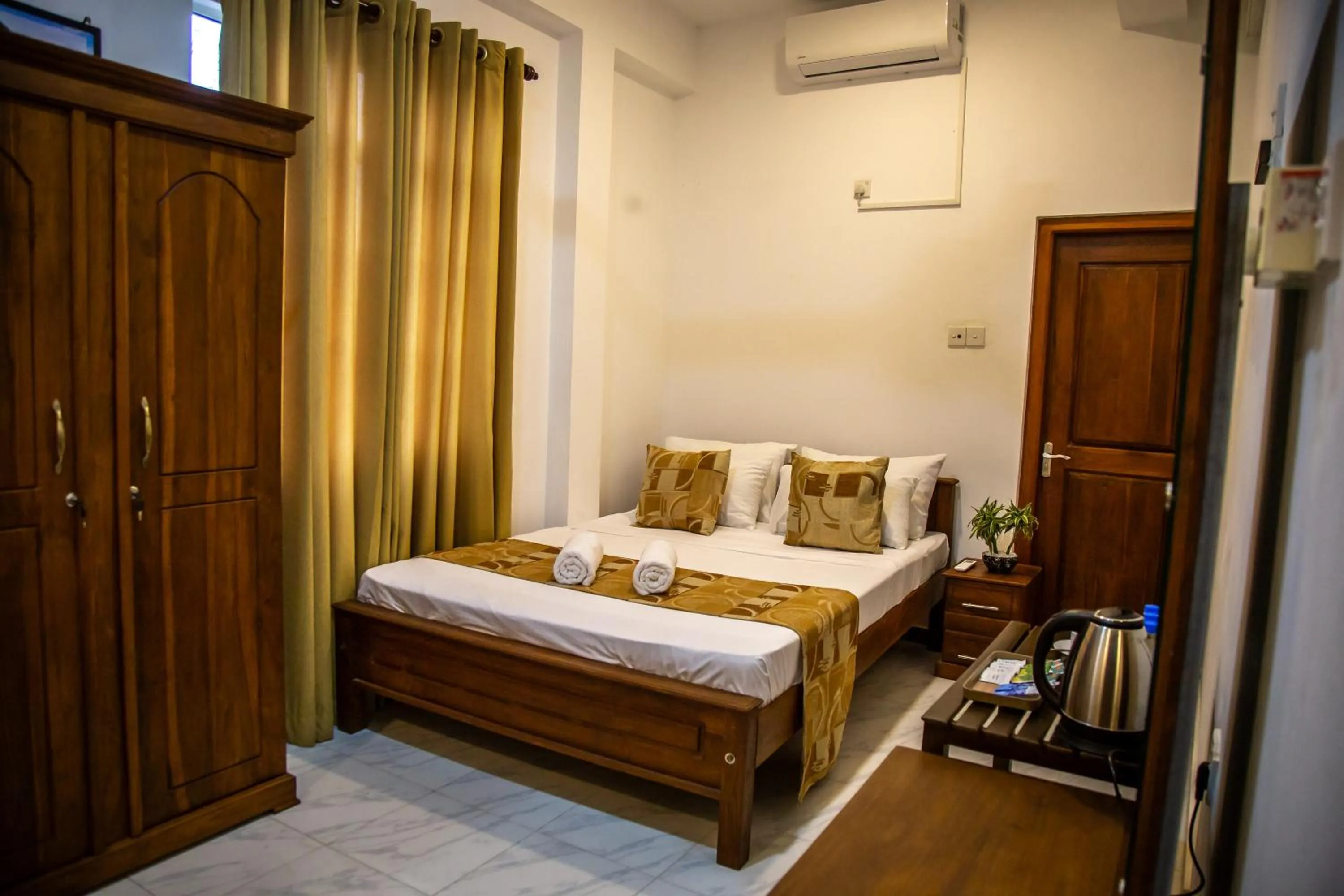 Bedroom, Bed in Hotel Silver Horse Dambulla