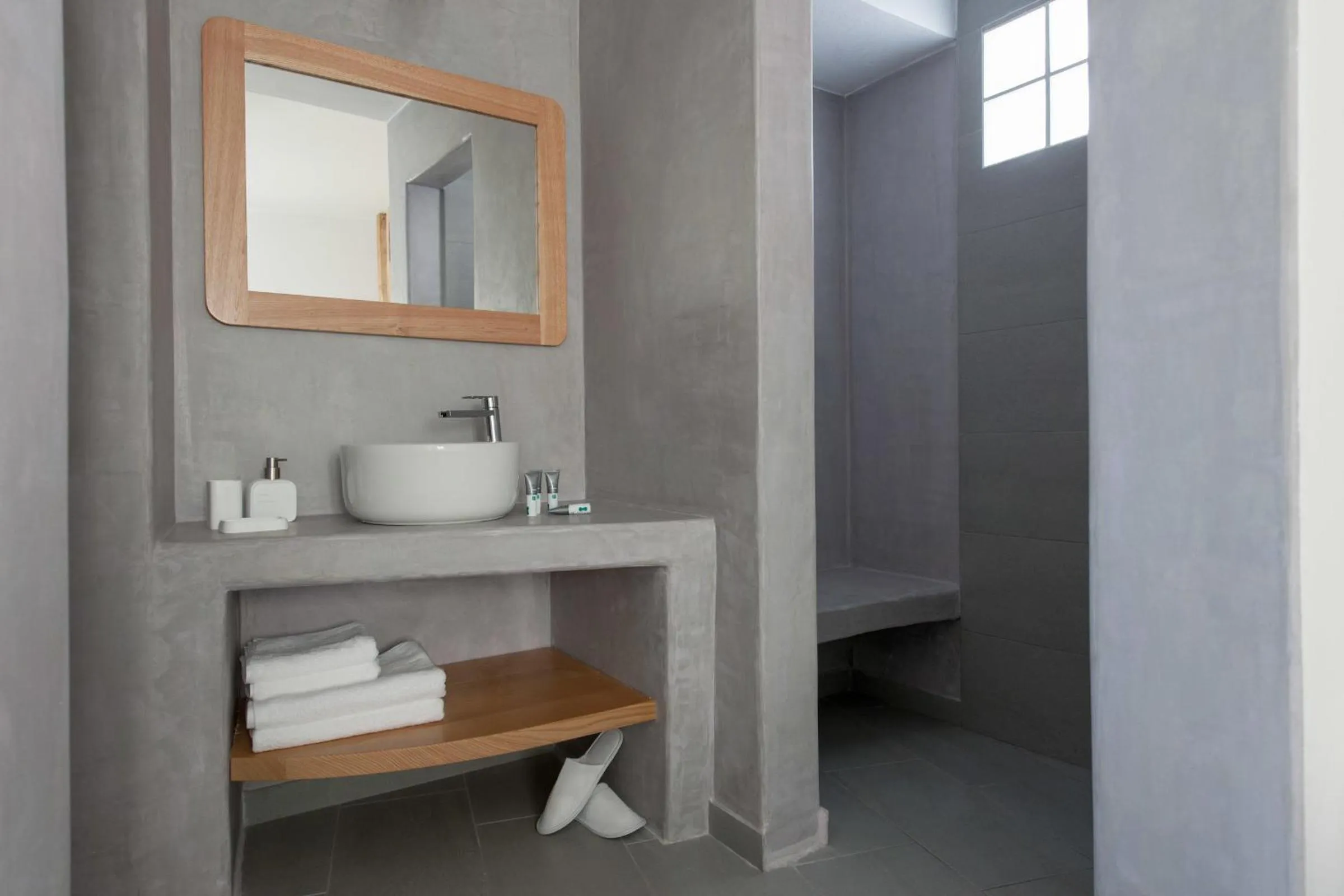 Shower in Neptune Luxury Suites