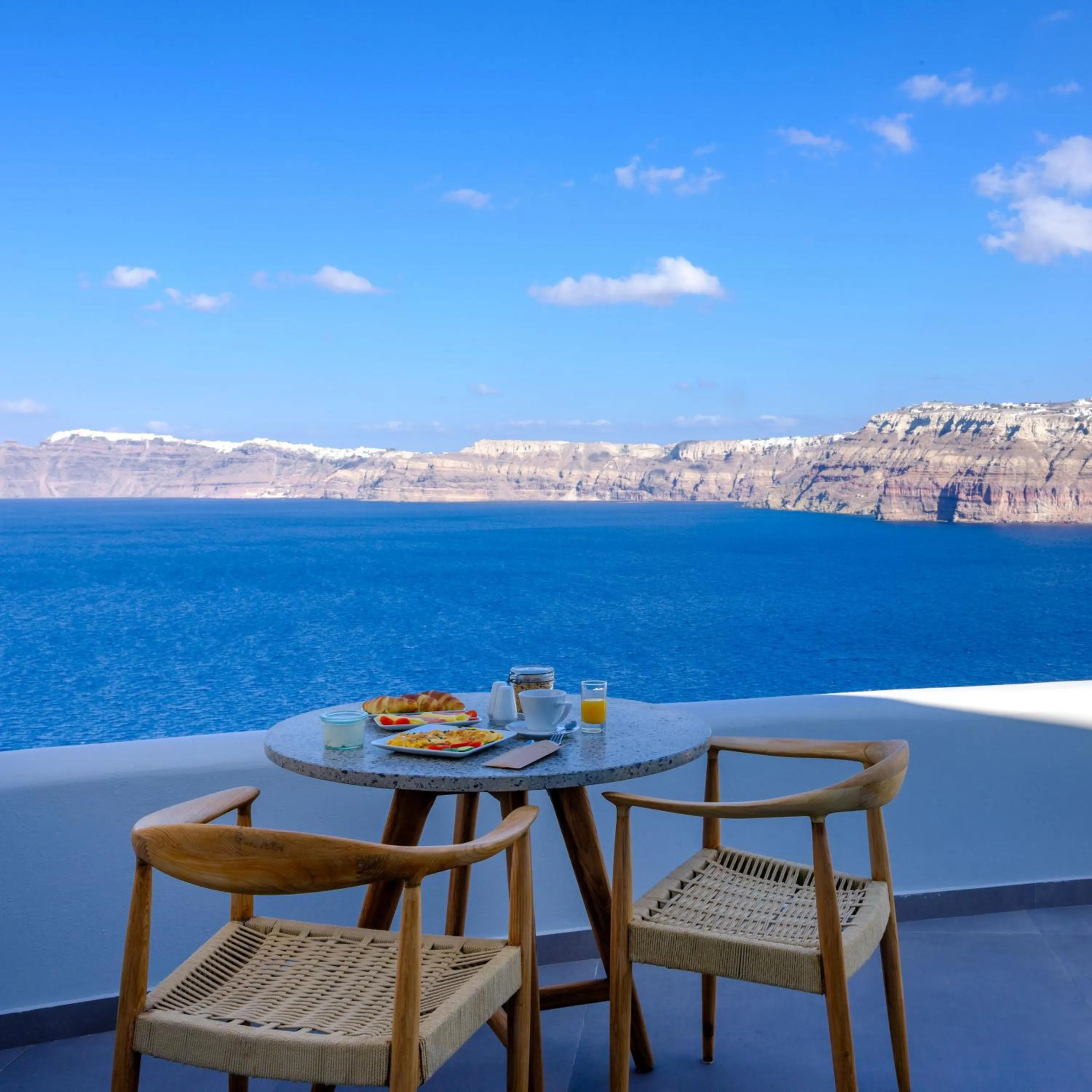 Day in Neptune Luxury Suites