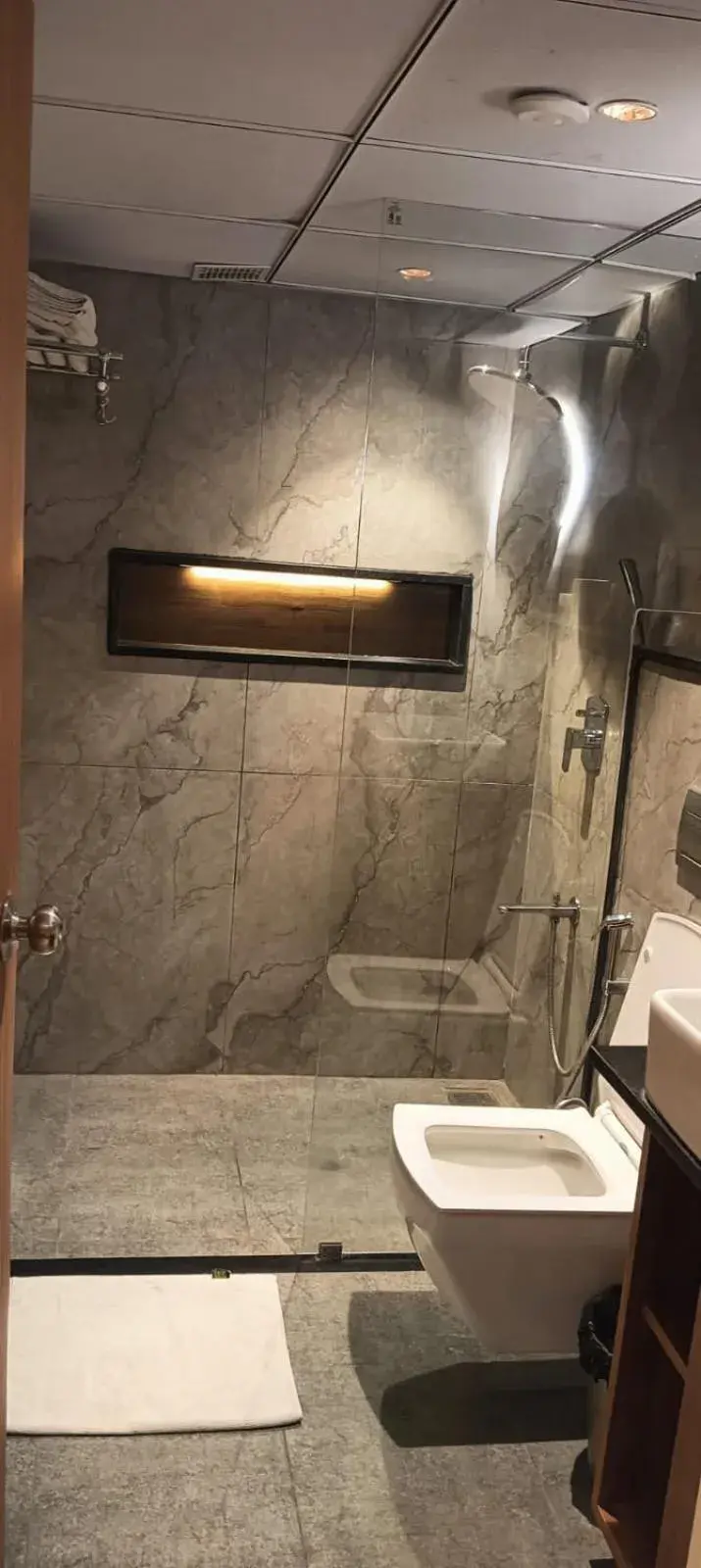 AMC Comforts AMC Comforts