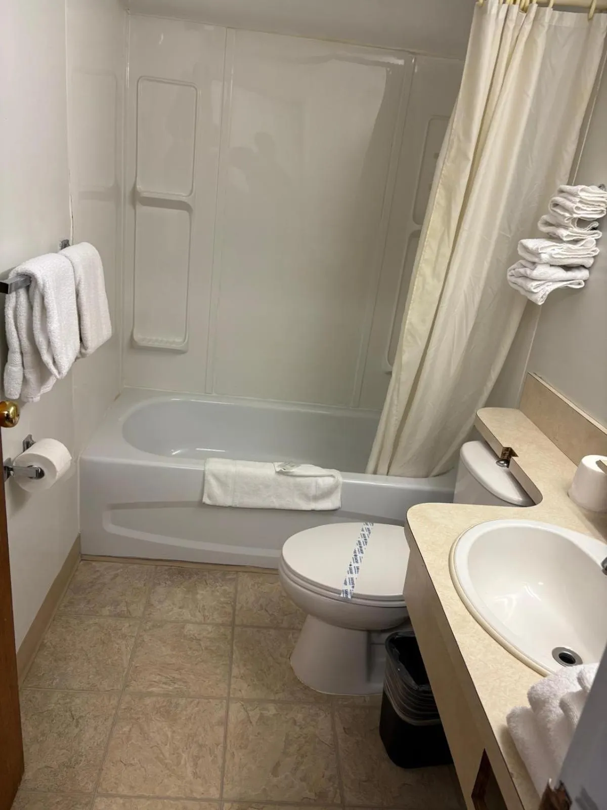 Shower in Camelot Court Motel