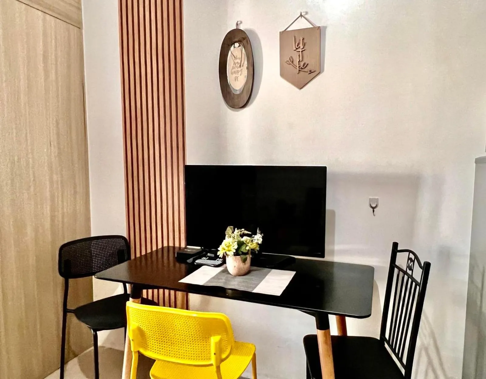 Seating area in Mall Of Asia - Aseana Prime Accommodations