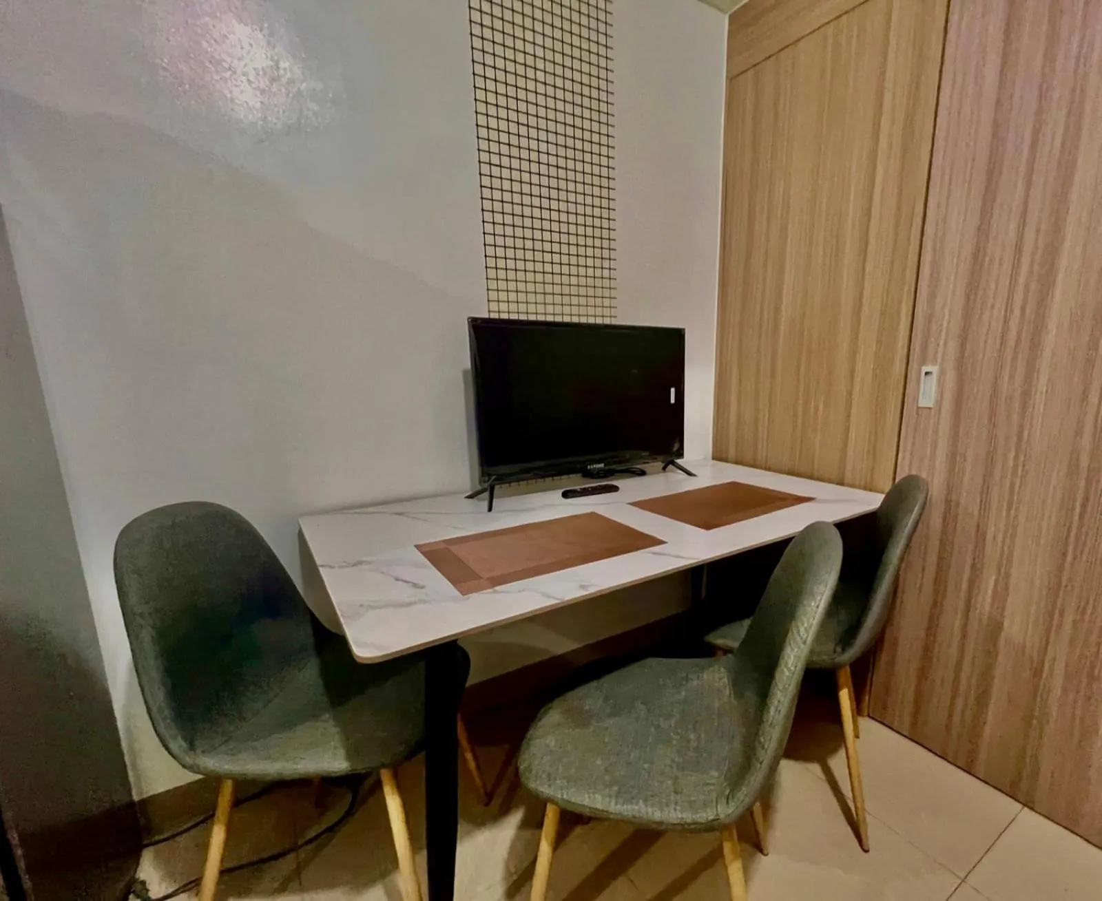 TV and multimedia in Mall Of Asia - Aseana Prime Accommodations