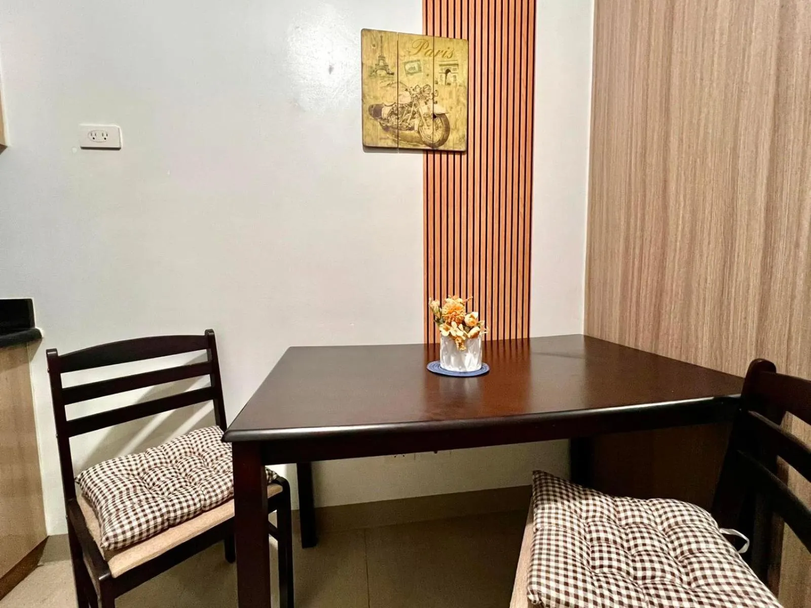 Dining area in Mall Of Asia - Aseana Prime Accommodations