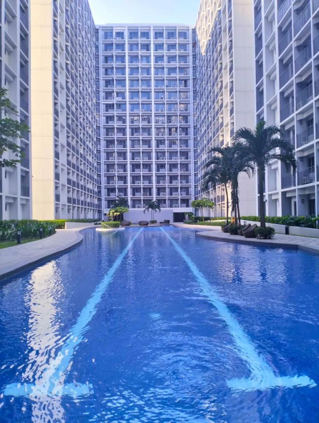 Pool view in Mall Of Asia - Aseana Prime Accommodations