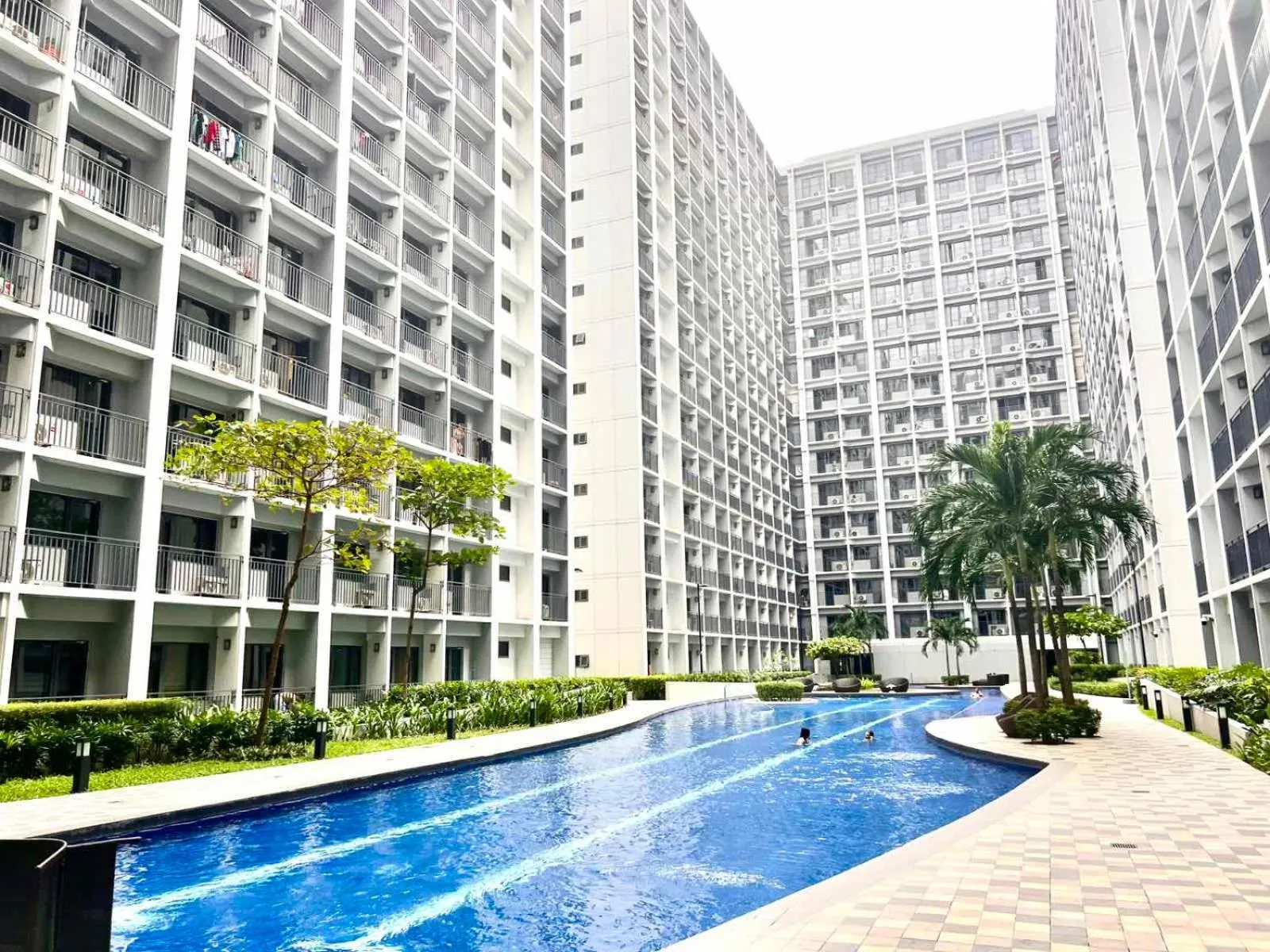 Pool view in Mall Of Asia - Aseana Prime Accommodations