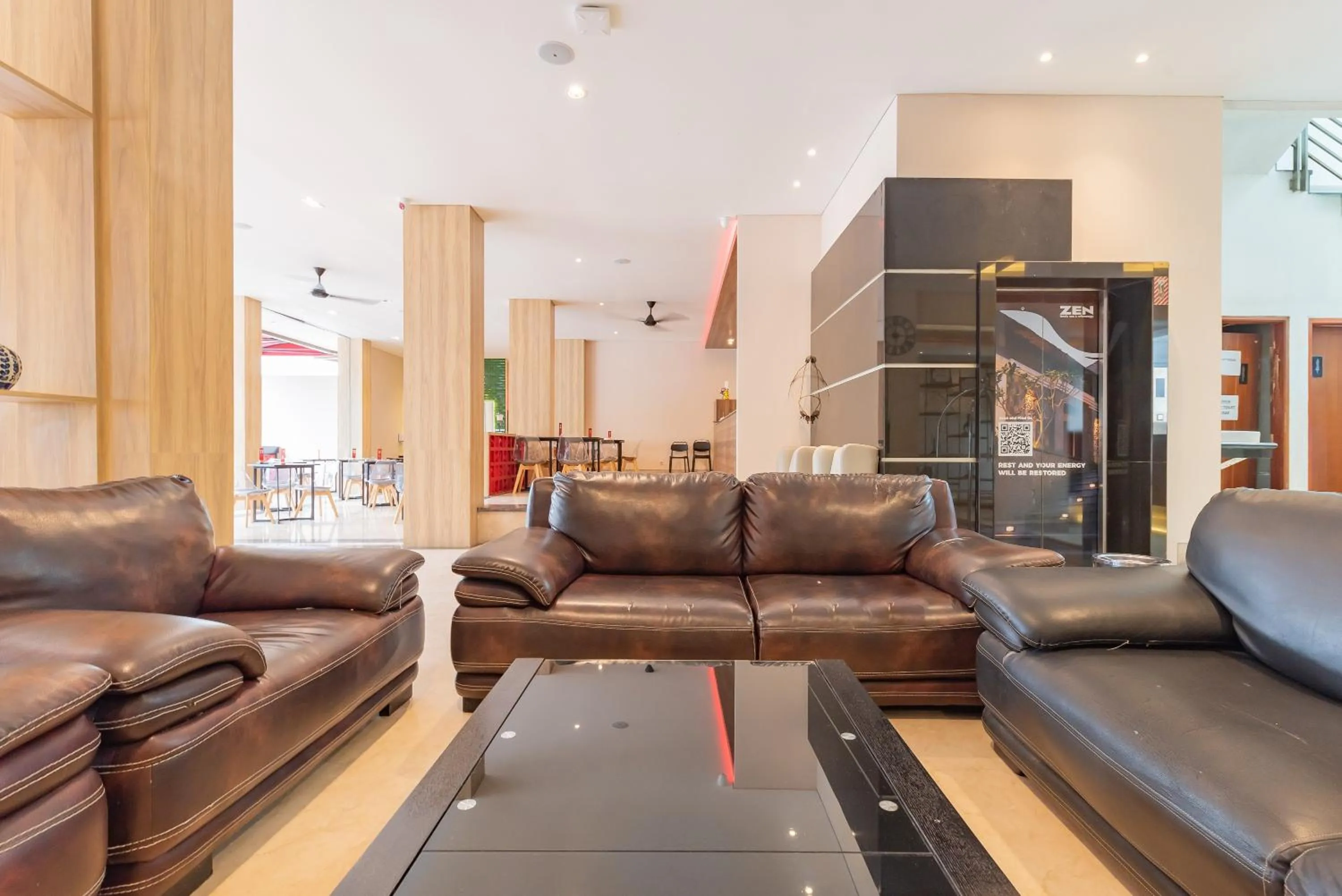 Seating area in RedDoorz Premium near Paris Van Java Mall