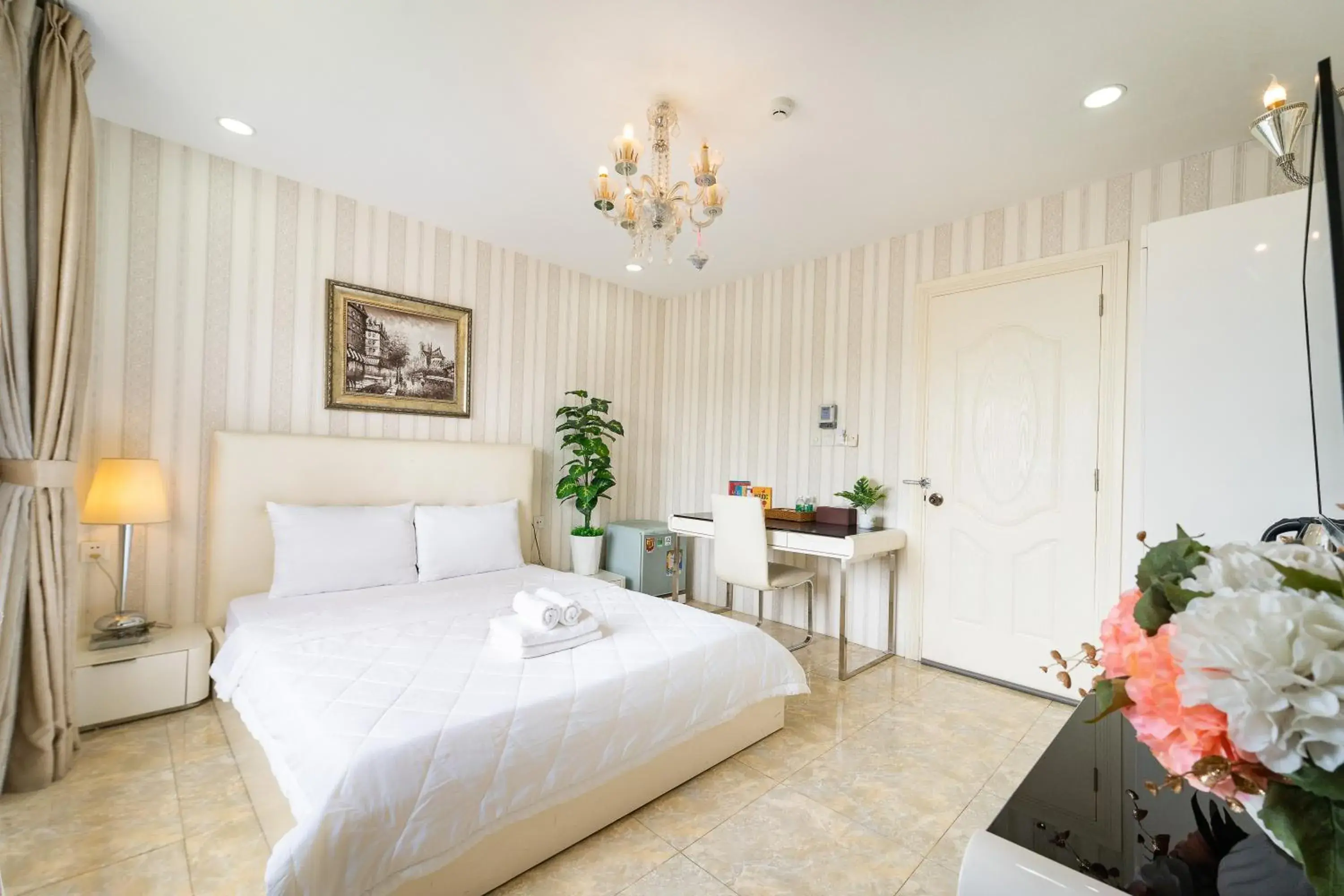 Deluxe Double Room with Bath in WIN hotel & Apartment Deluxe Double Room with Bath in WIN hotel & Apartment