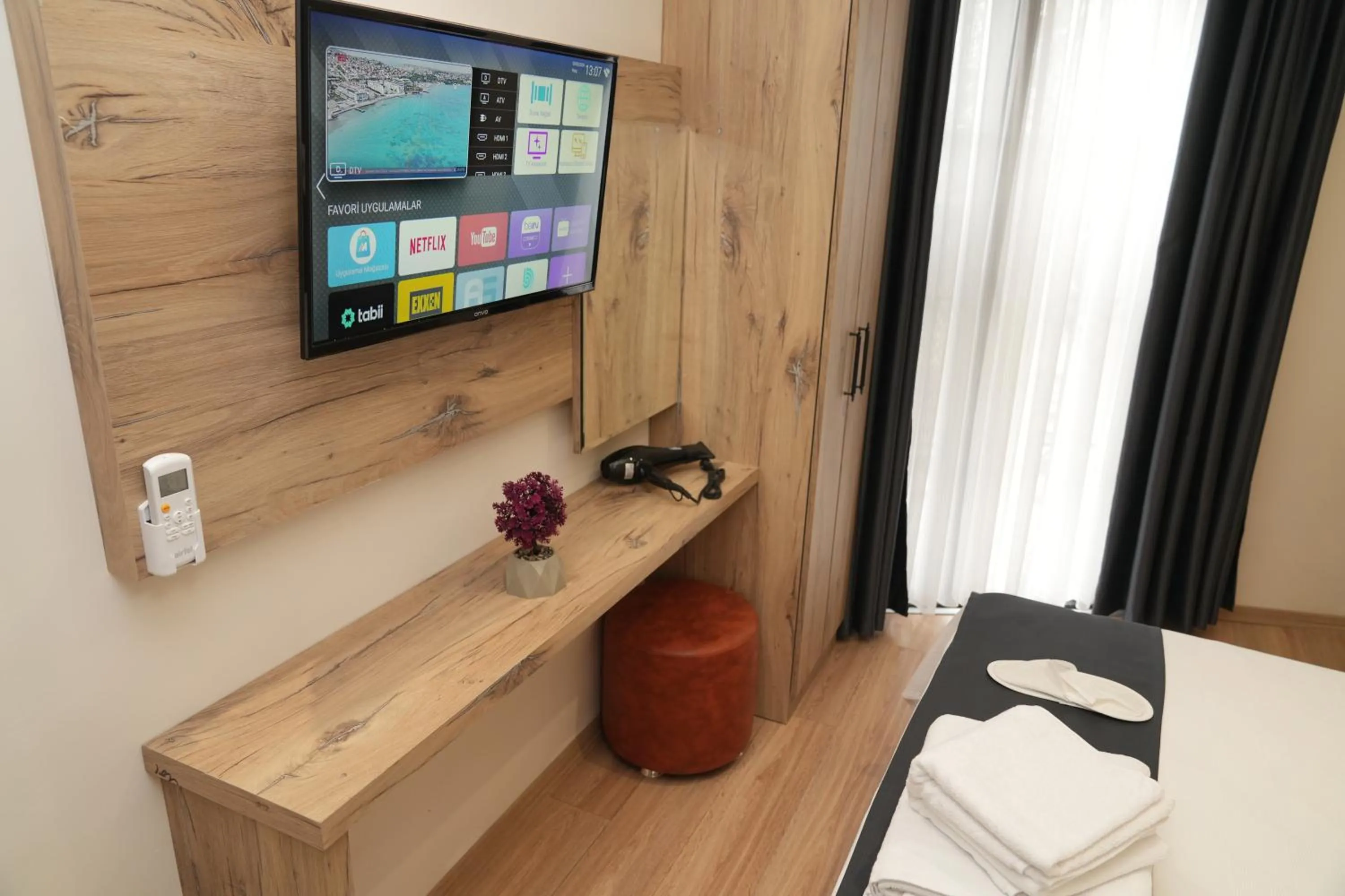 TV and multimedia in The Bail Hotel