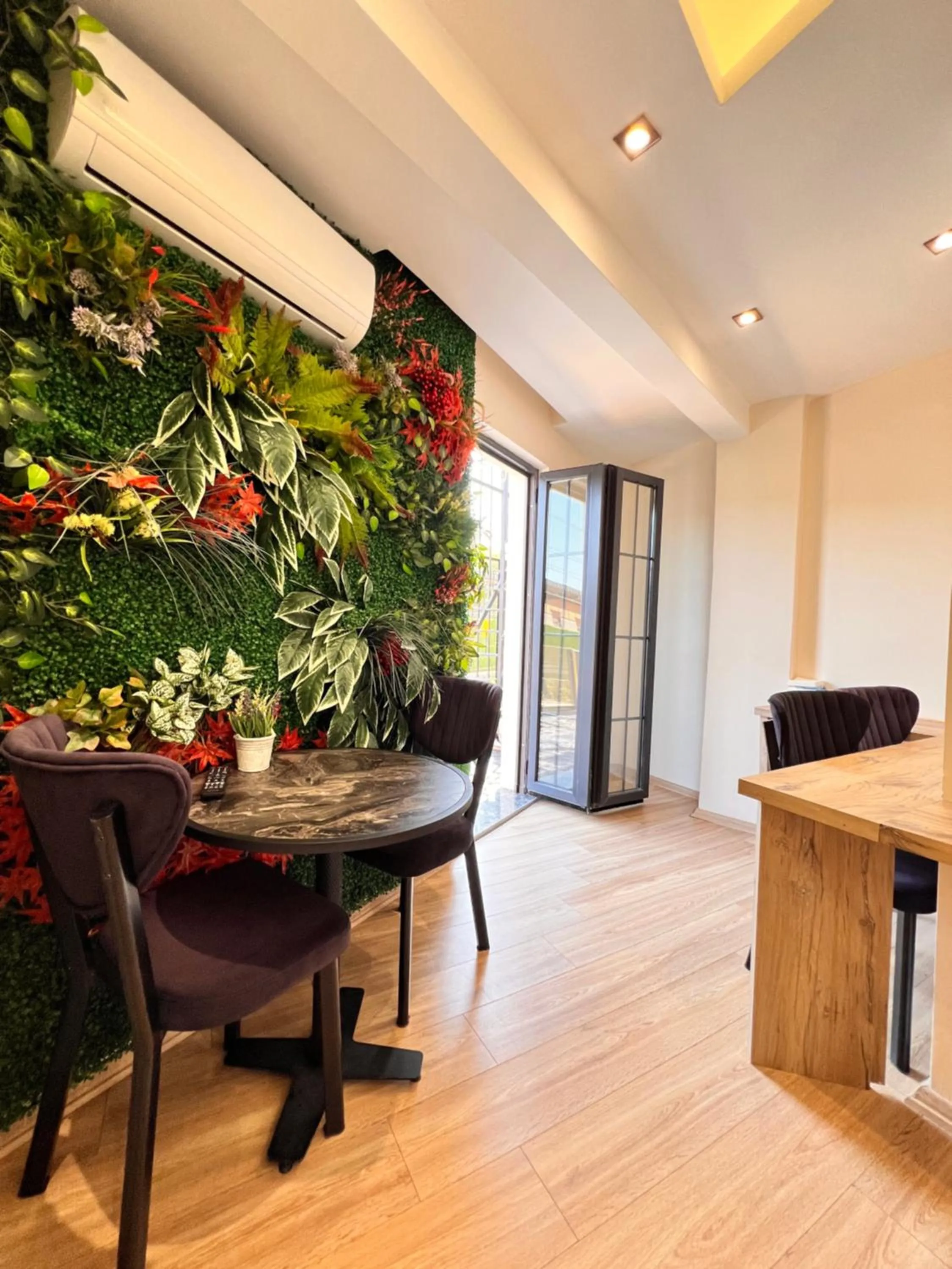 Inner courtyard view in The Bail Hotel