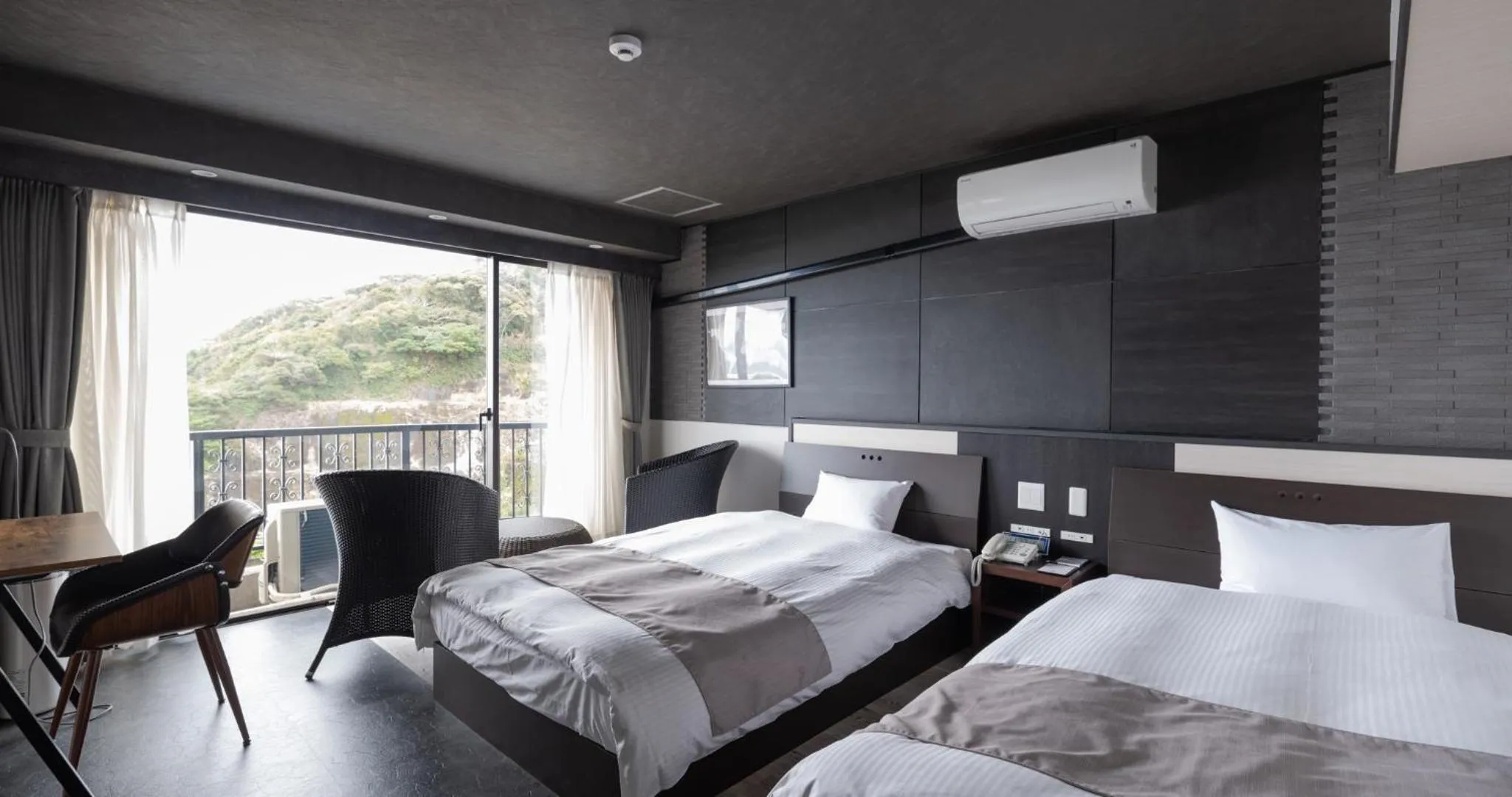 Photo of the whole room, Bed in Hotel SEASONS NICHINAN