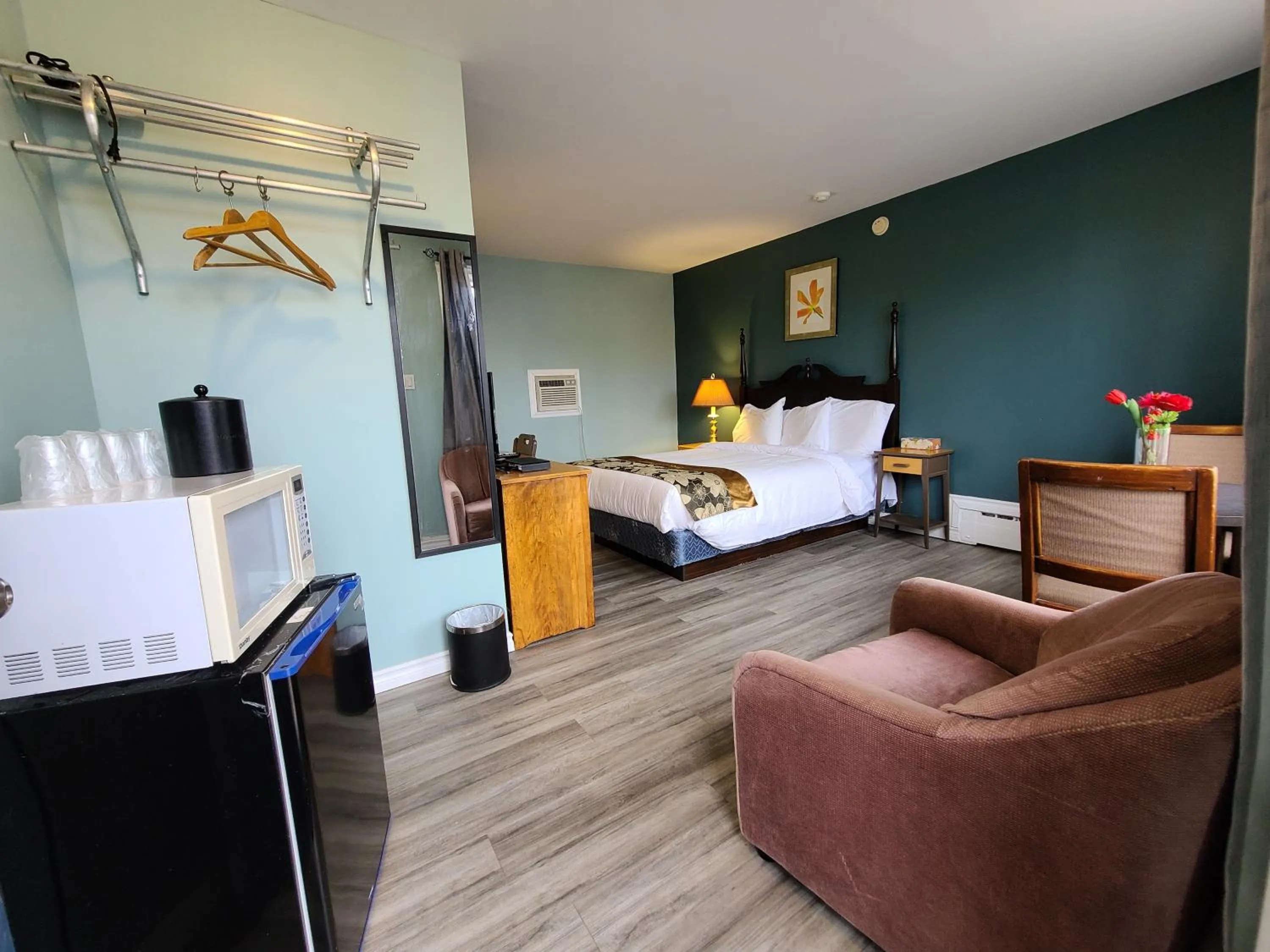 Bed in Highland Motel