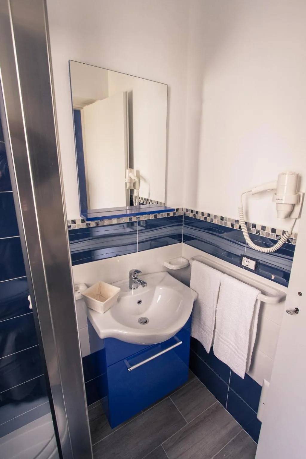 Bathroom in Venustas