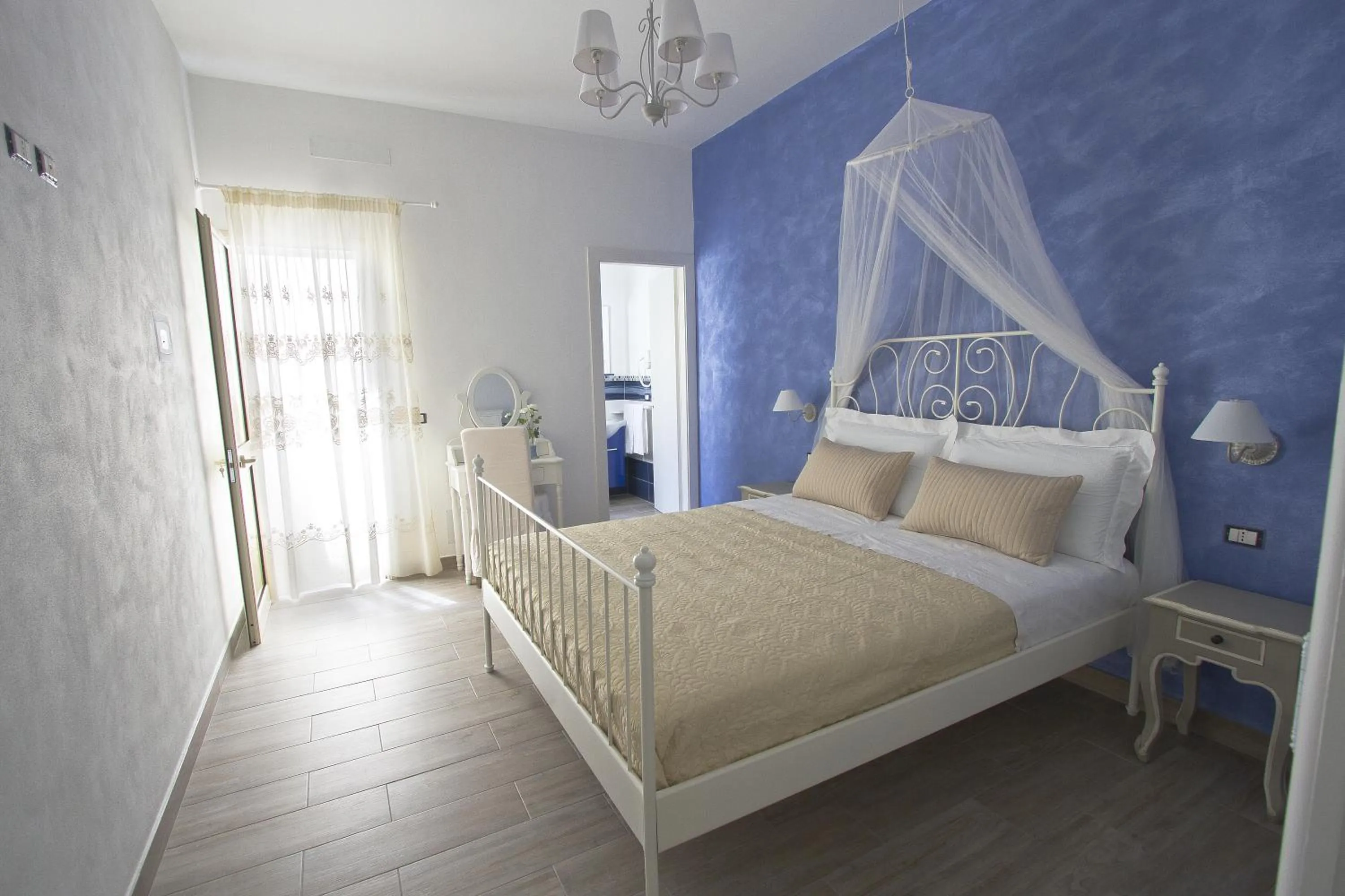 Bedroom, Bed in Venustas