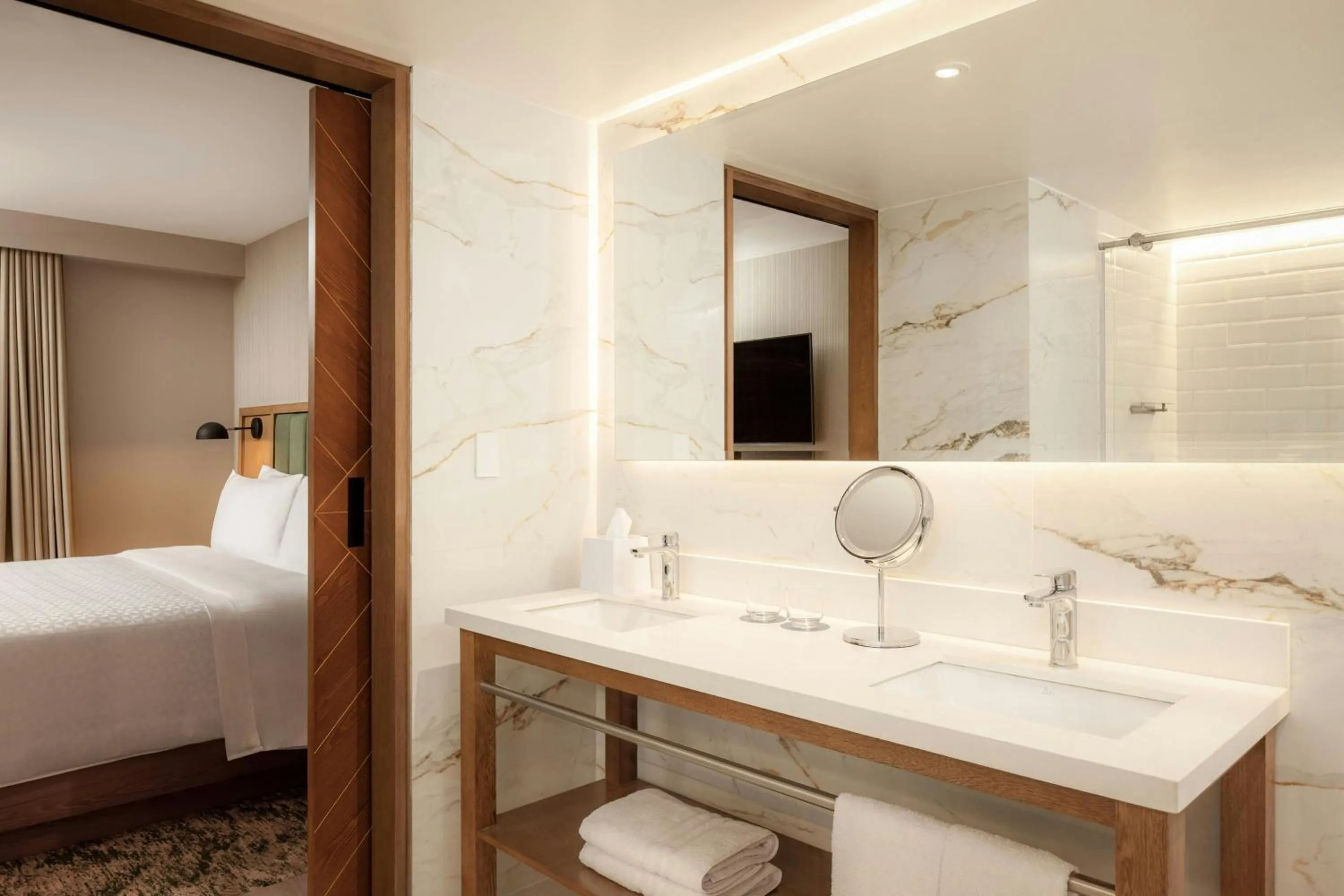 Bathroom, Bed in Four Points by Sheraton Tequendama, Bogota