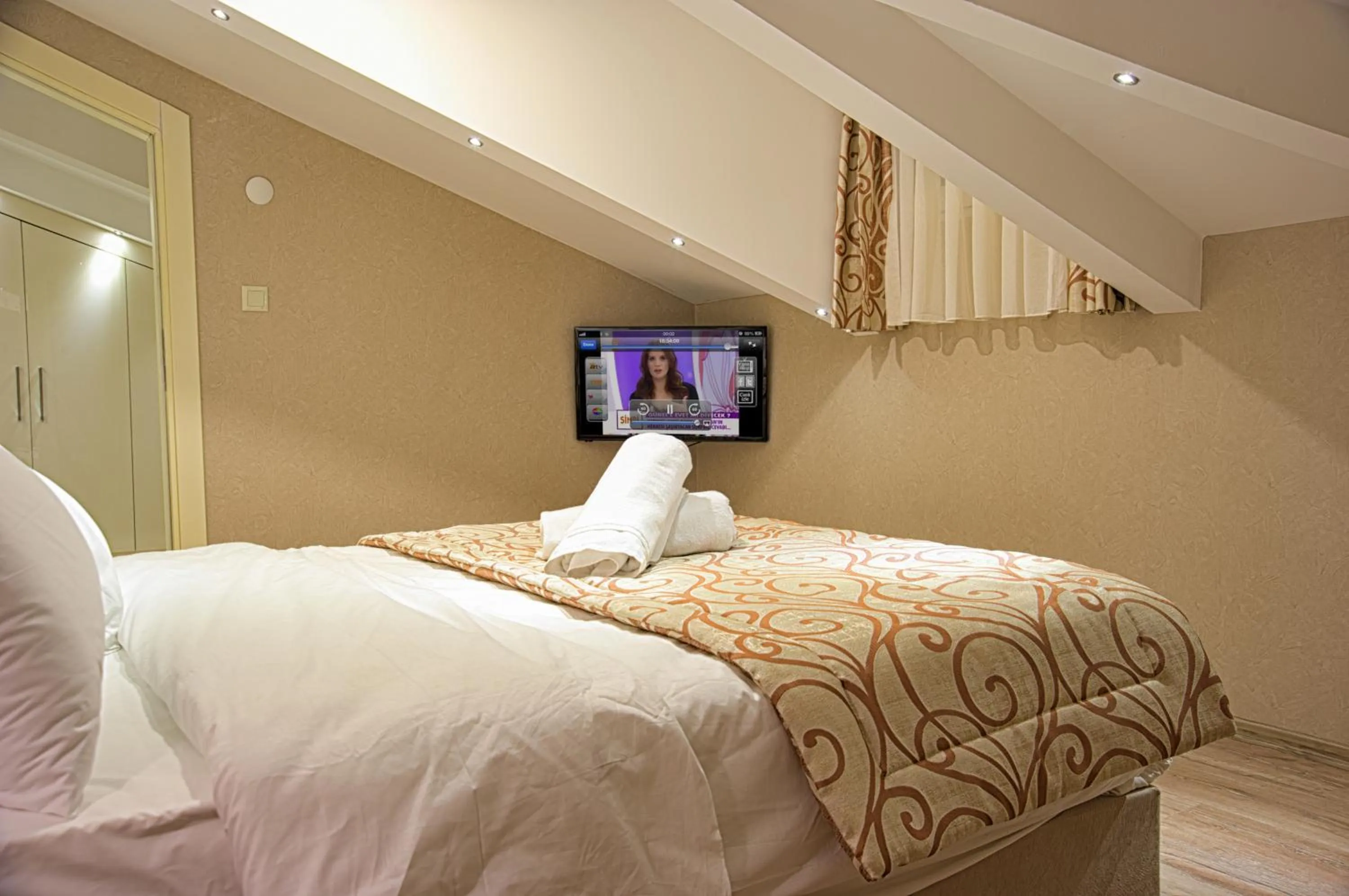 Balcony/Terrace, Bed in Best Fulya Suites