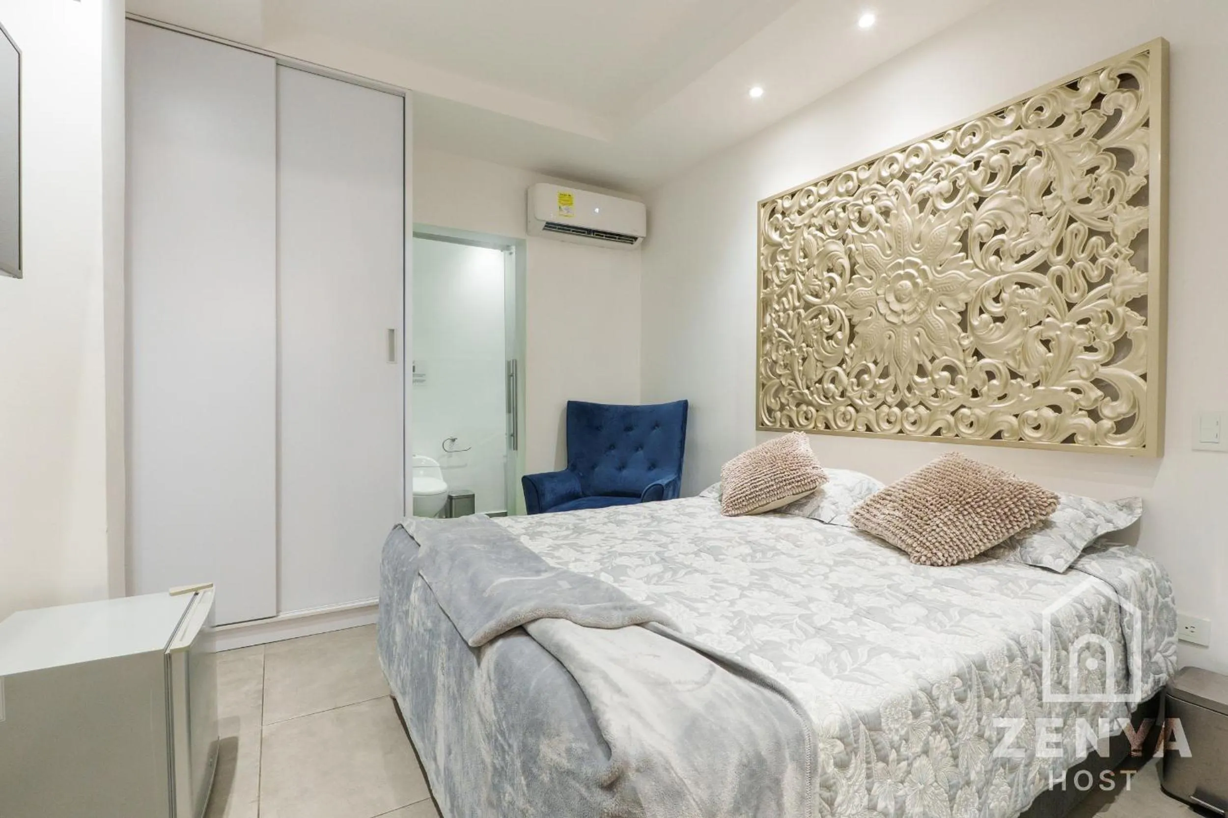 Bed in Recovery house by Zenya Host