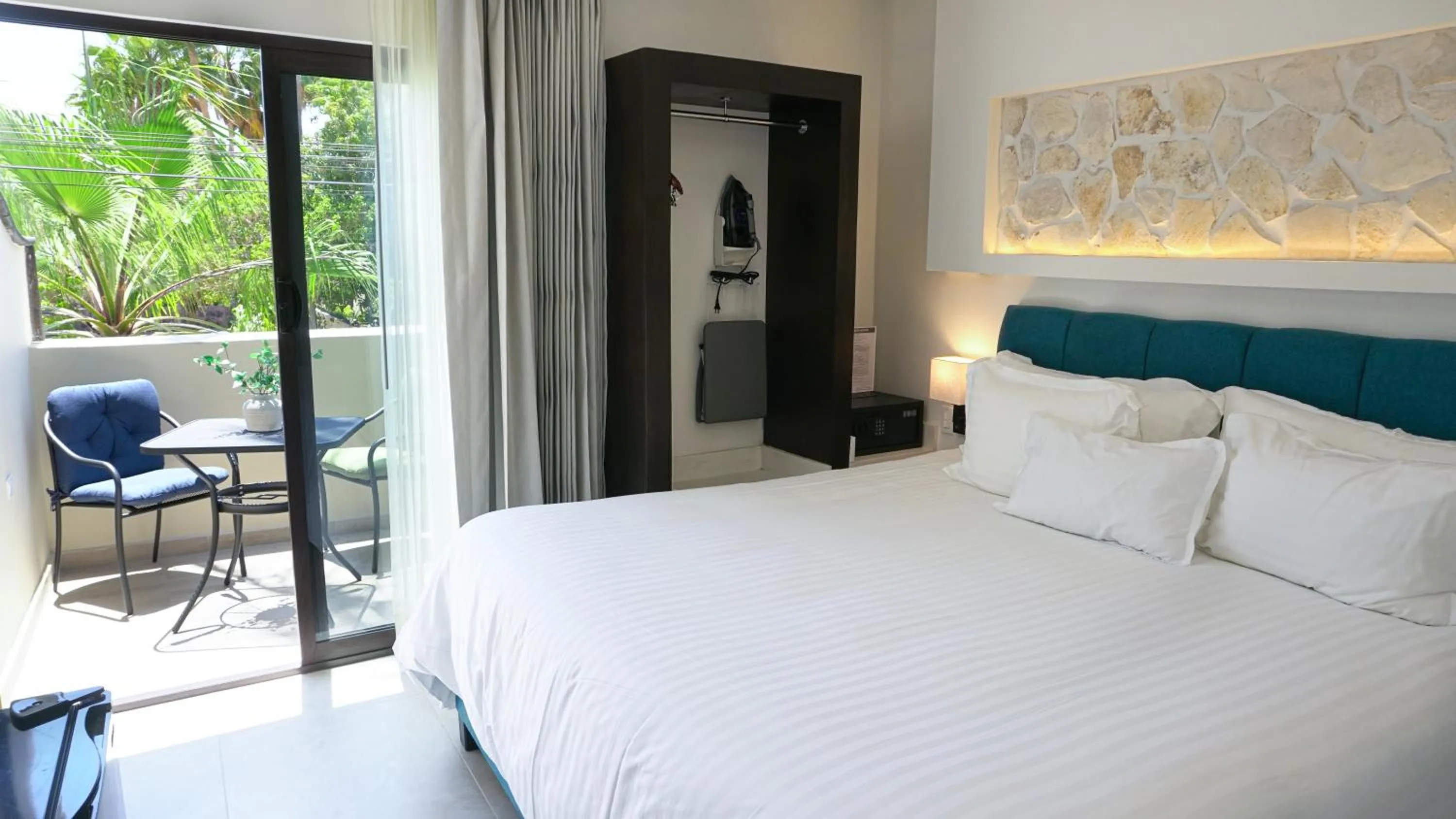 Bed in Hotel Loreto Palmar