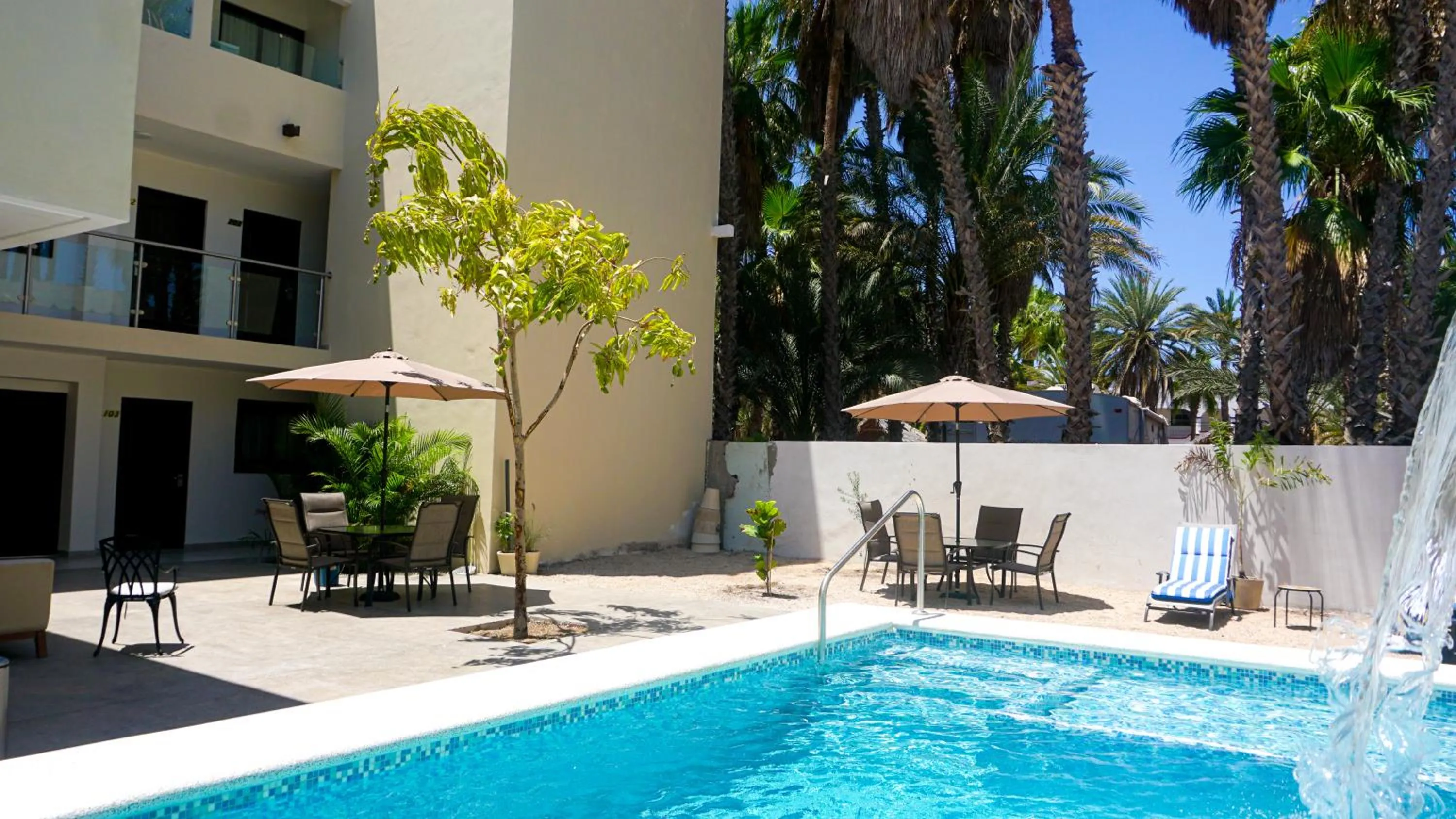 Swimming pool in Hotel Loreto Palmar