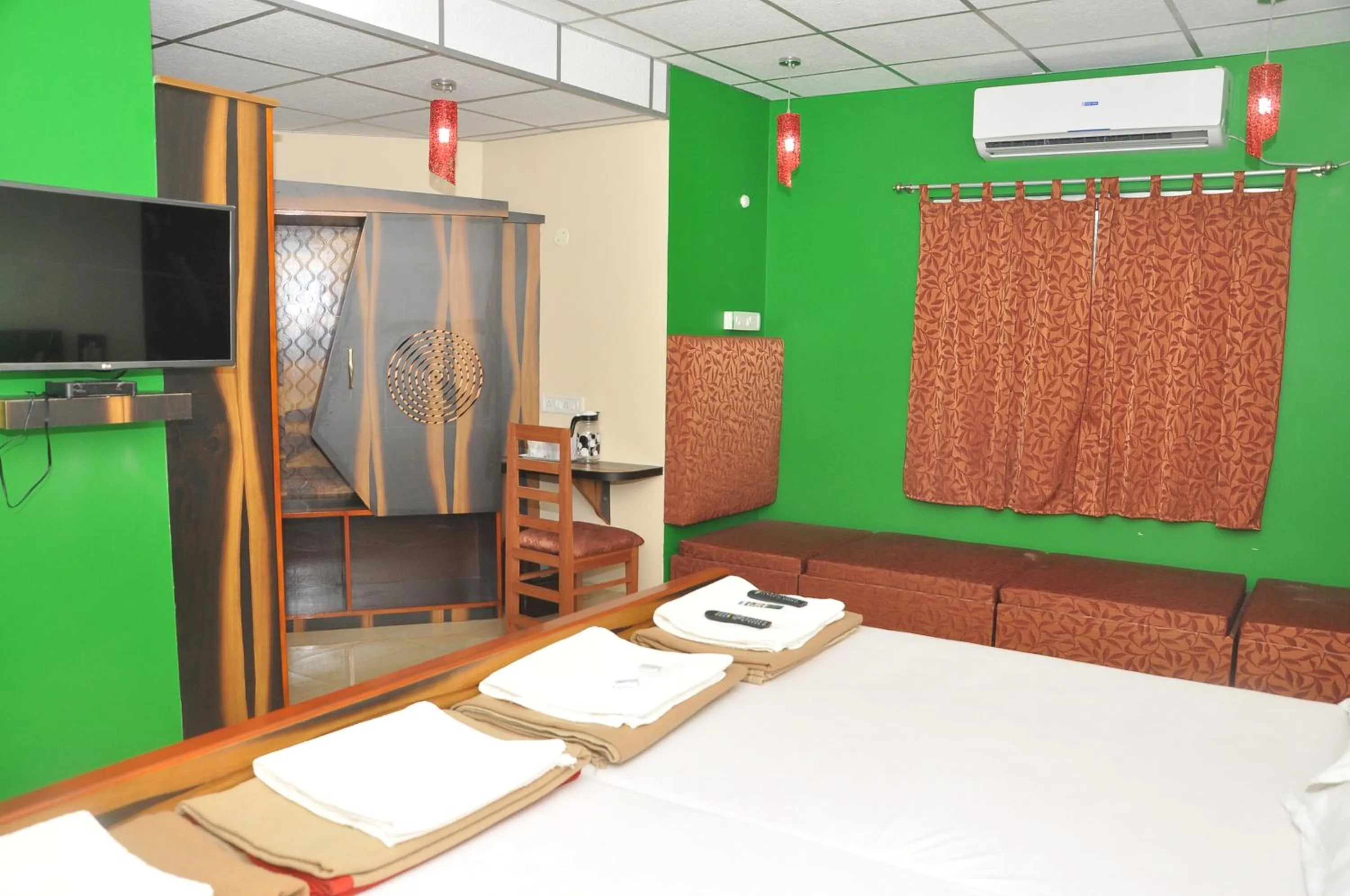 Photo of the whole room in Hotel Shreesh