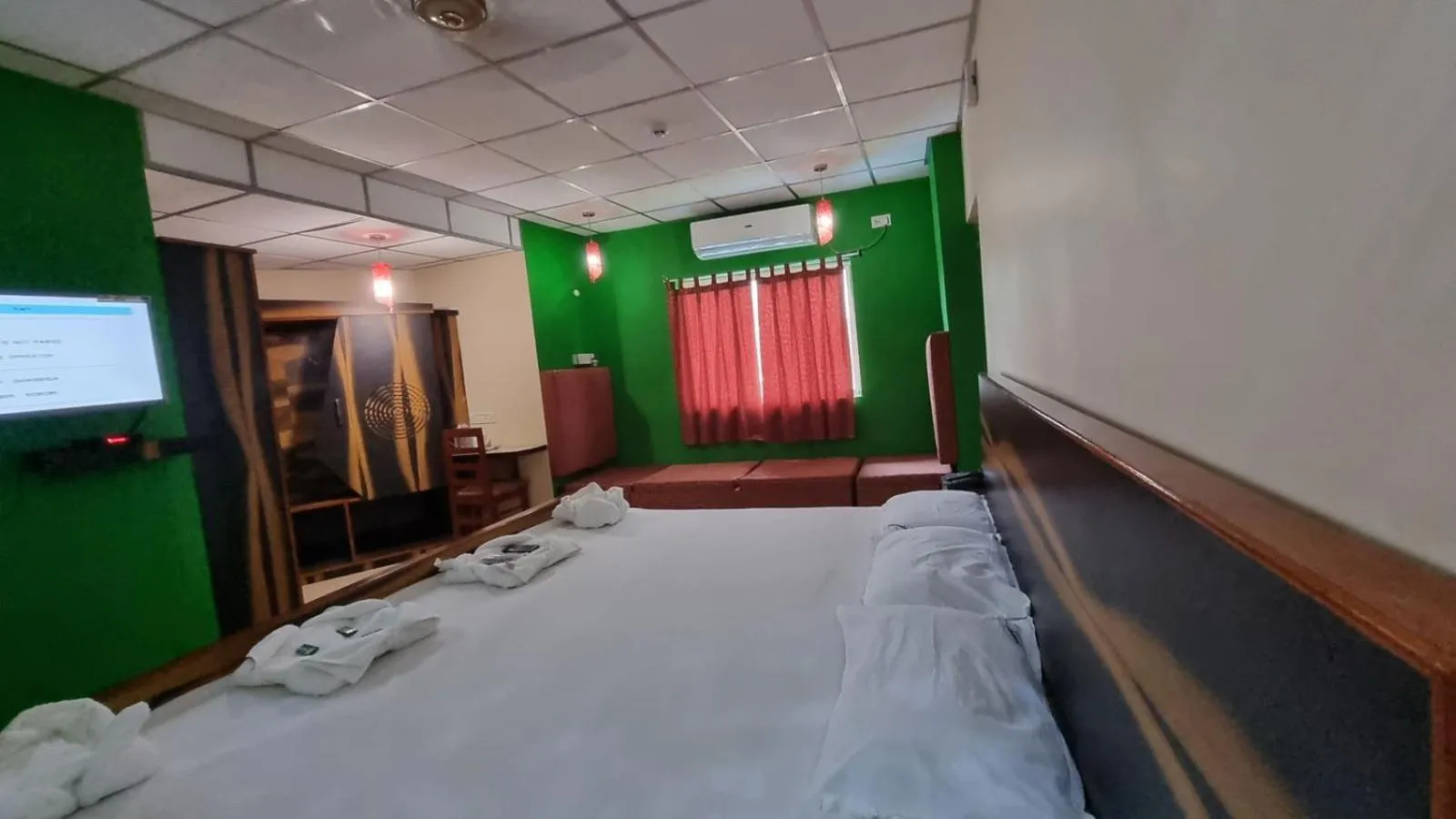 Photo of the whole room in Hotel Shreesh