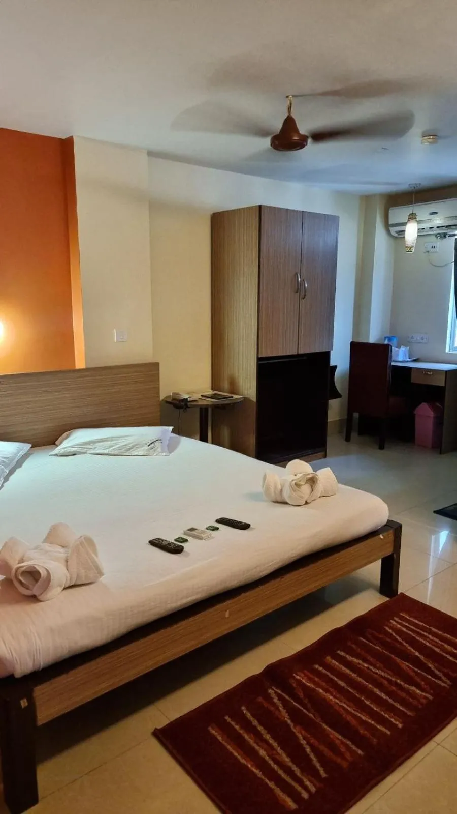 Photo of the whole room in Hotel Shreesh